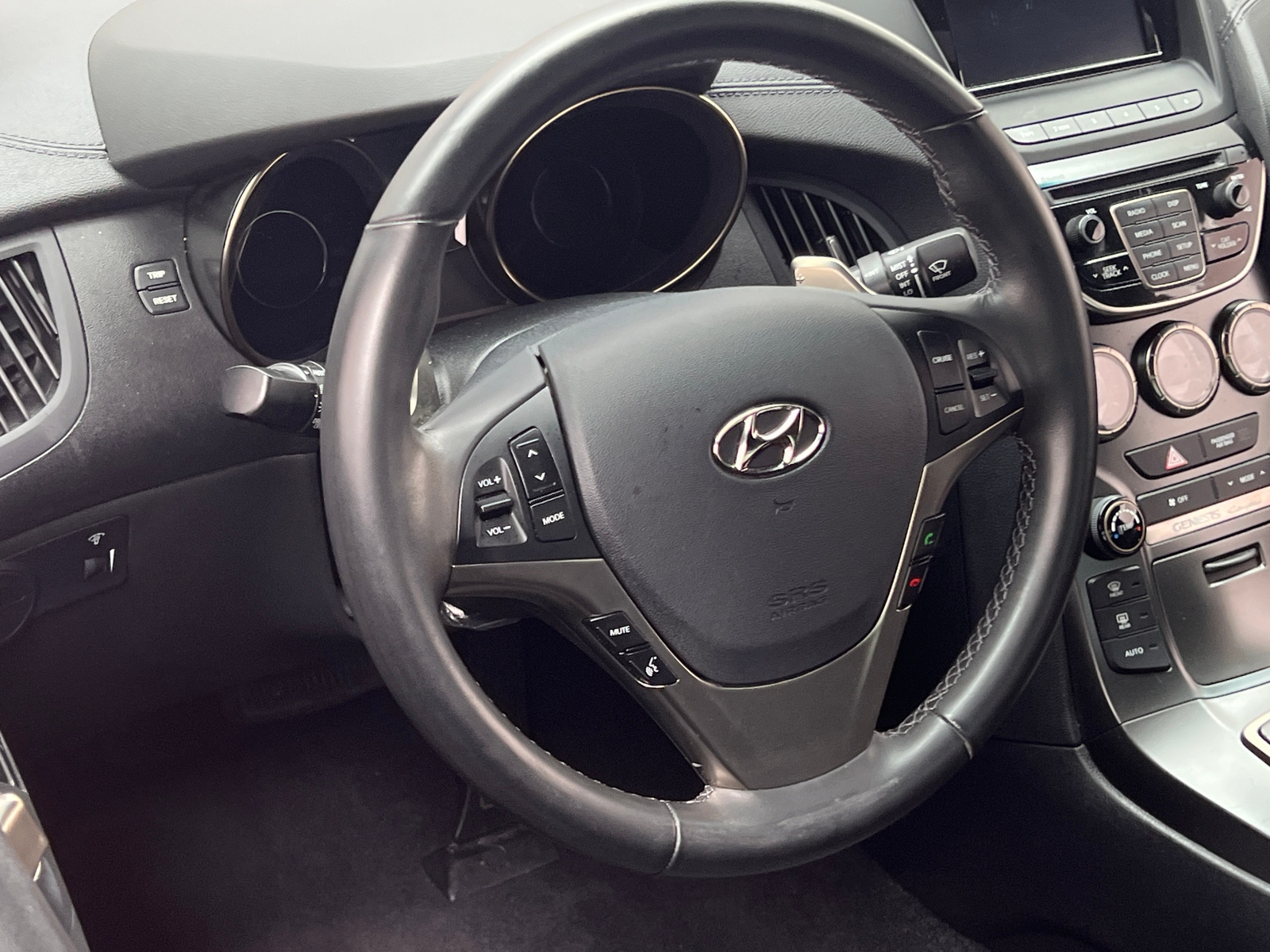 Thumbnail: 2016 Hyundai Genesis - 4