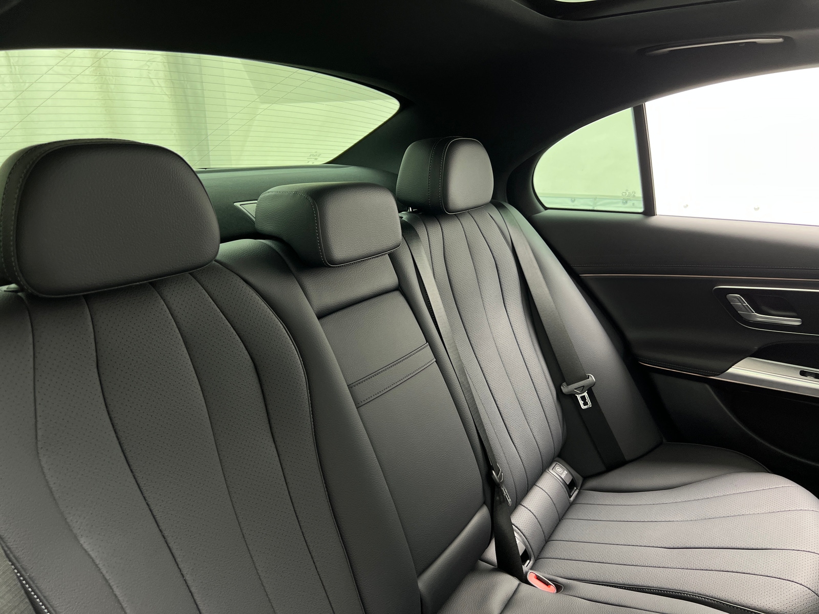 Thumbnail: 2025 Mercedes-Benz E-Class - 5