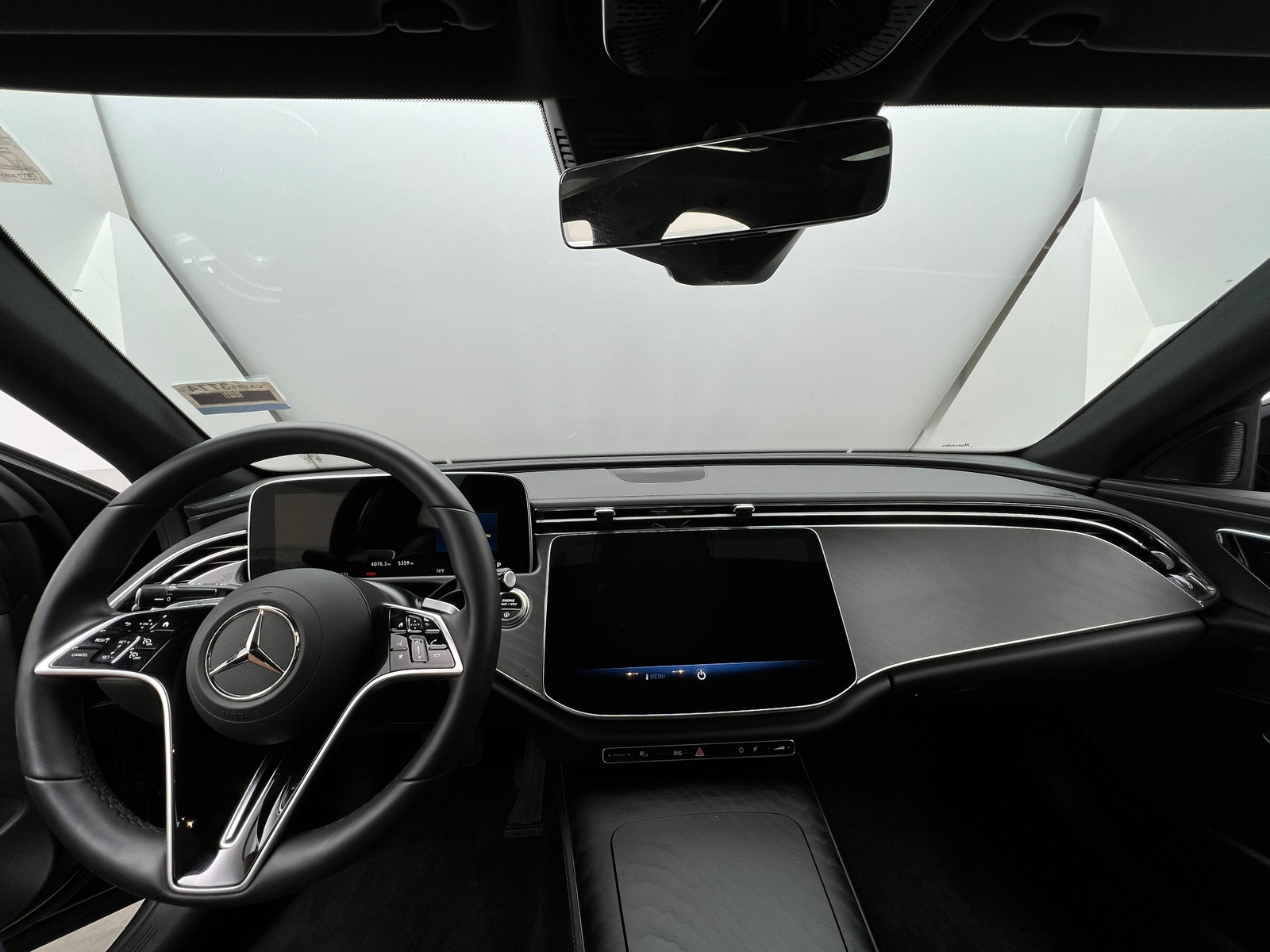 Thumbnail: 2025 Mercedes-Benz E-Class - 2