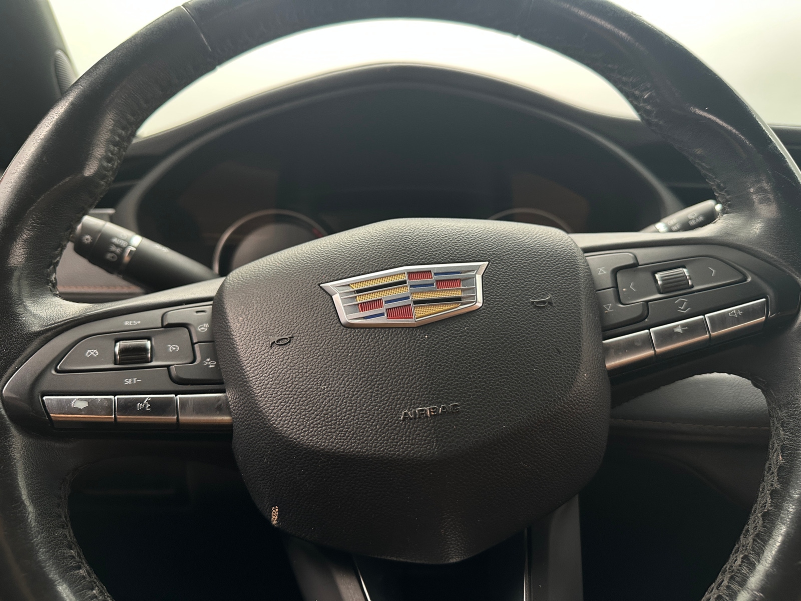 Thumbnail: 2021 Cadillac XT4 - 4