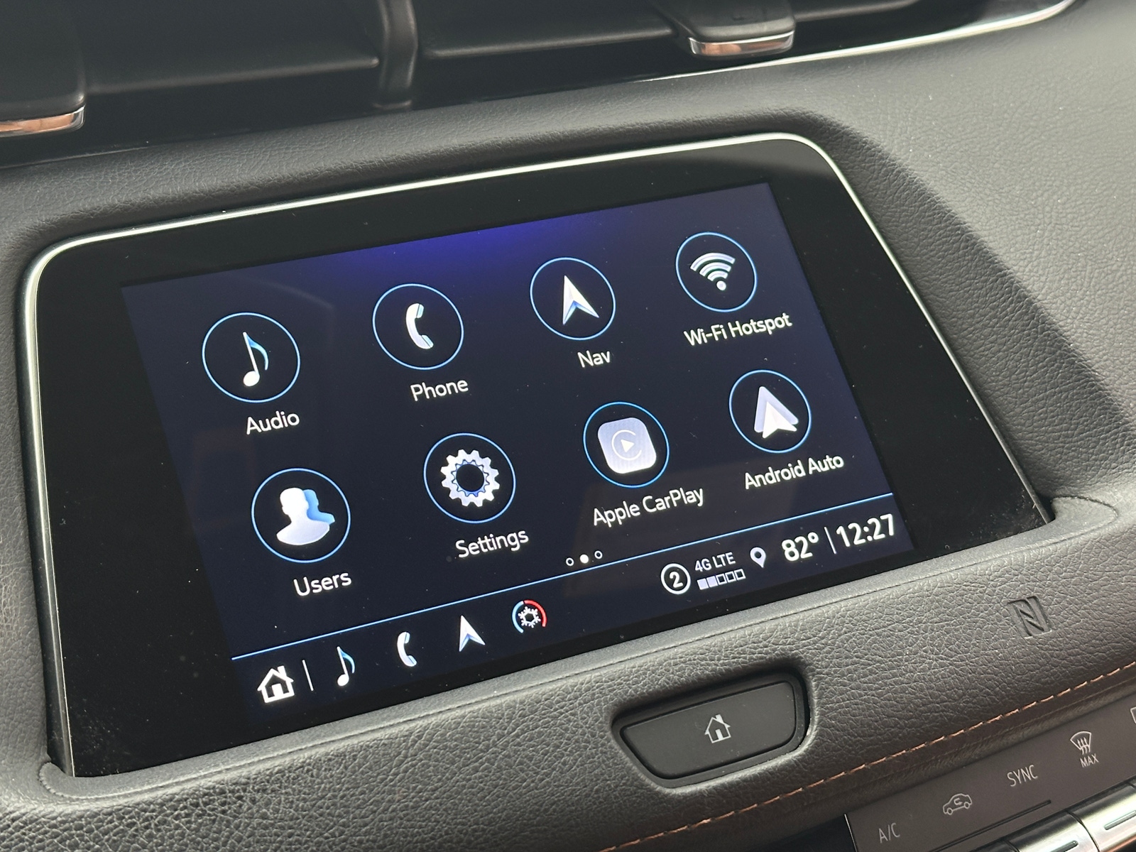 Thumbnail: 2021 Cadillac XT4 - 3