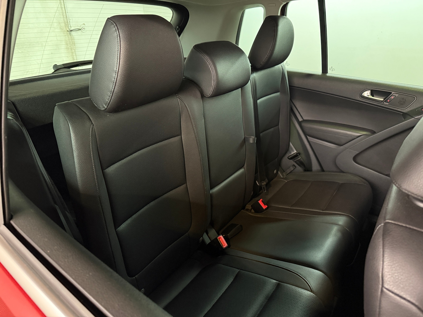 Thumbnail: 2012 Volkswagen Tiguan - 6