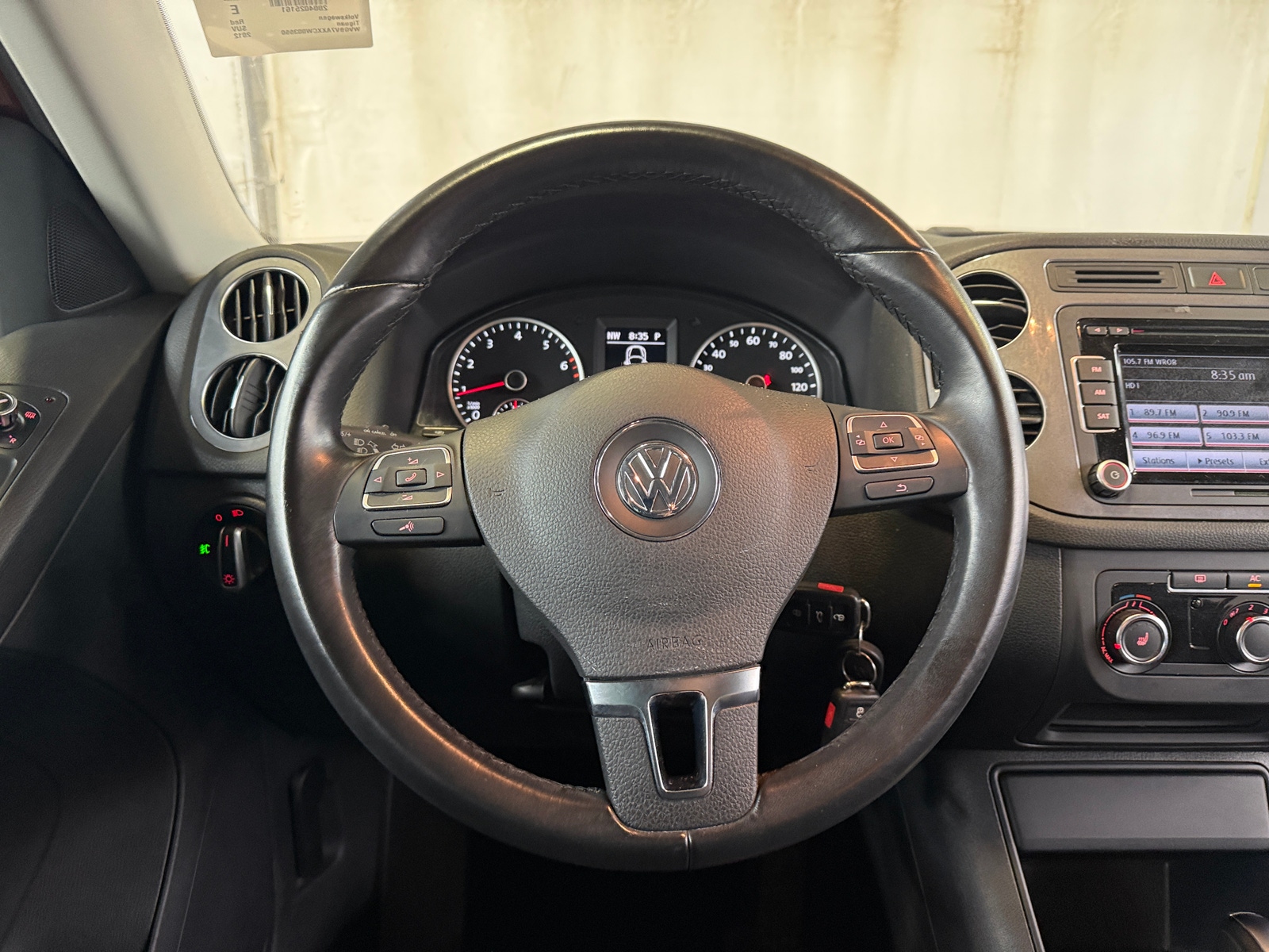 Thumbnail: 2012 Volkswagen Tiguan - 5