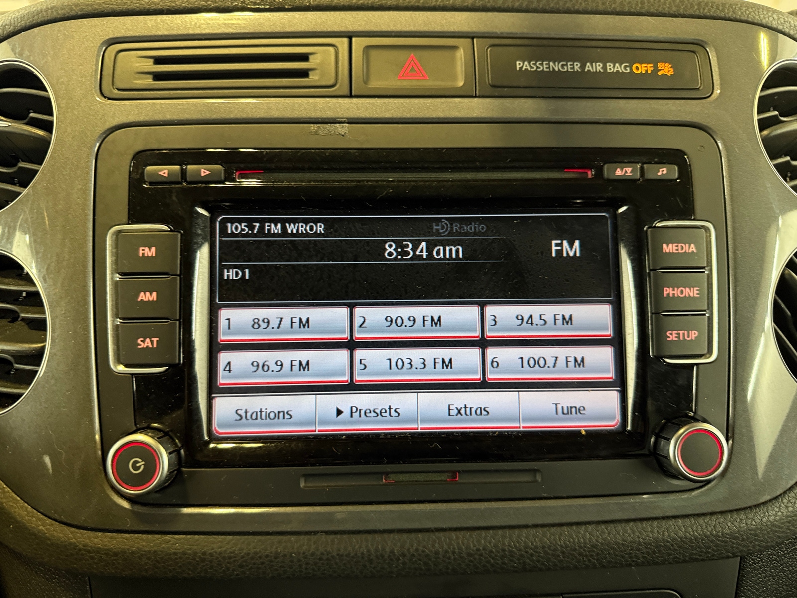 Thumbnail: 2012 Volkswagen Tiguan - 4