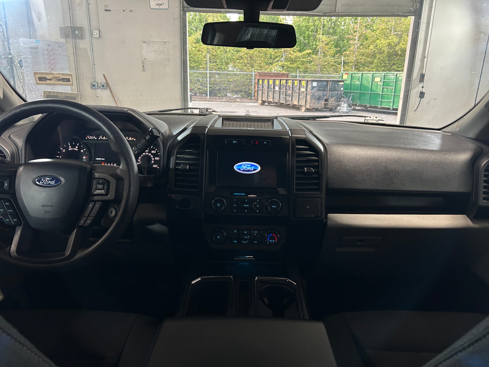 Thumbnail: 2019 Ford Econoline - 3