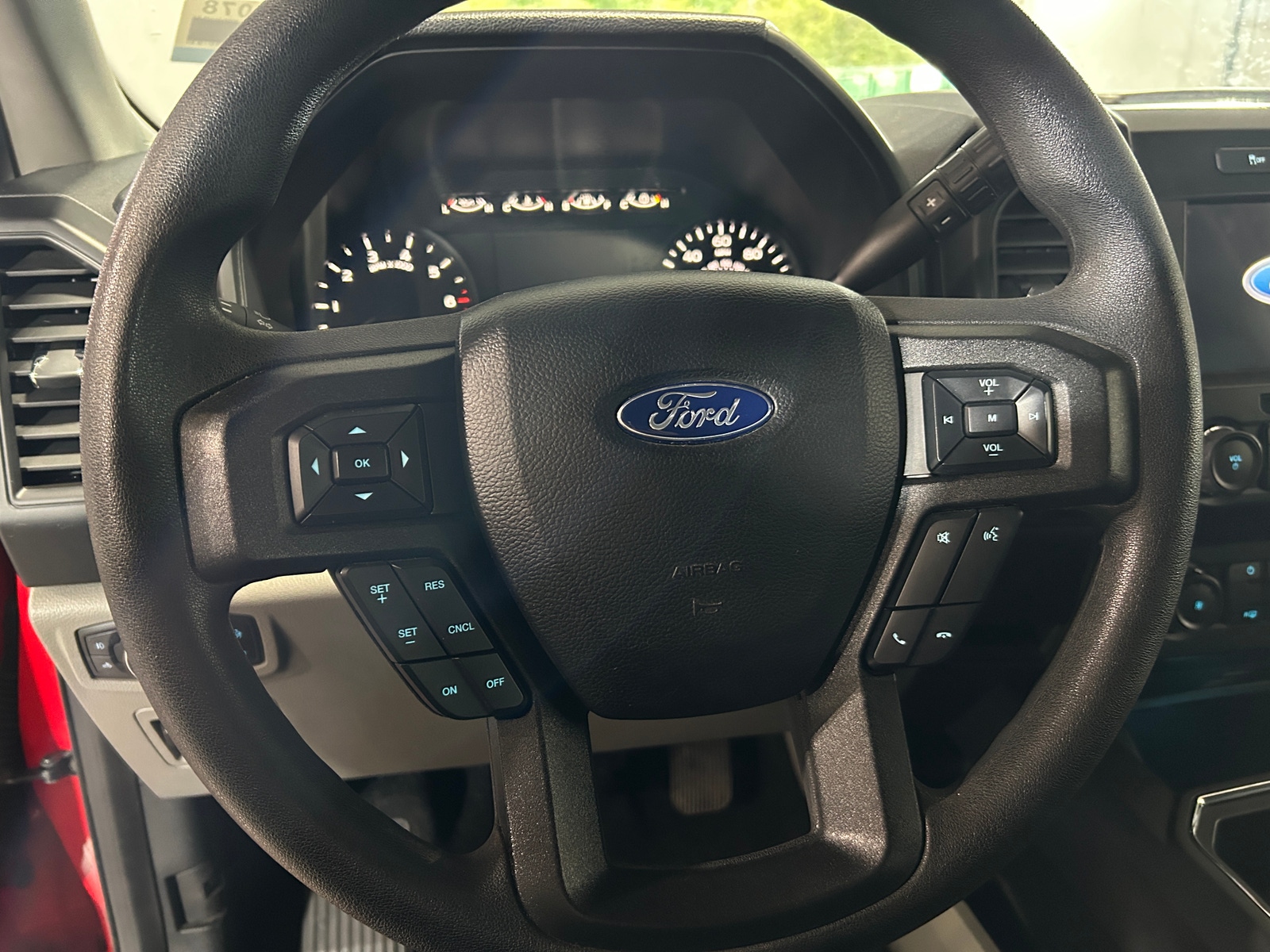 Thumbnail: 2019 Ford Econoline - 5