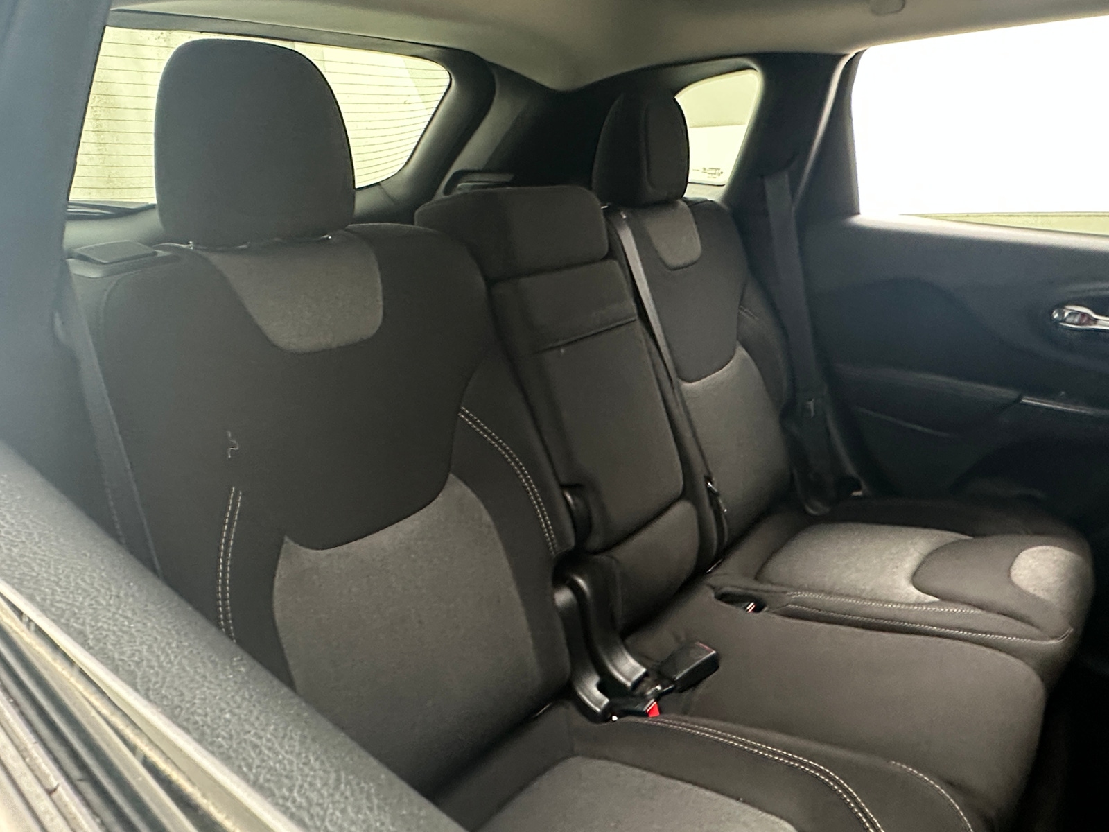 Thumbnail: 2016 Jeep Cherokee - 6
