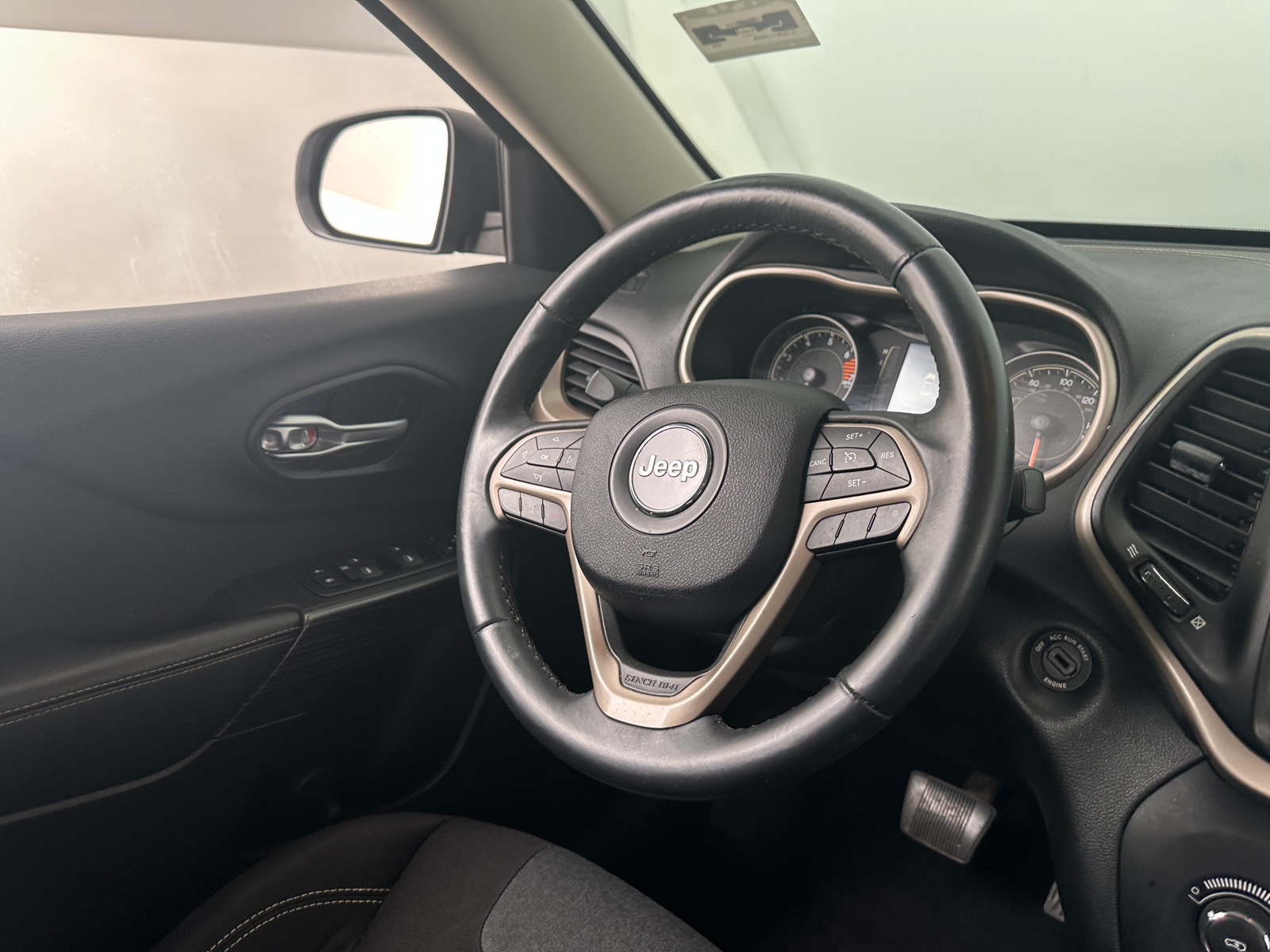 Thumbnail: 2016 Jeep Cherokee - 5