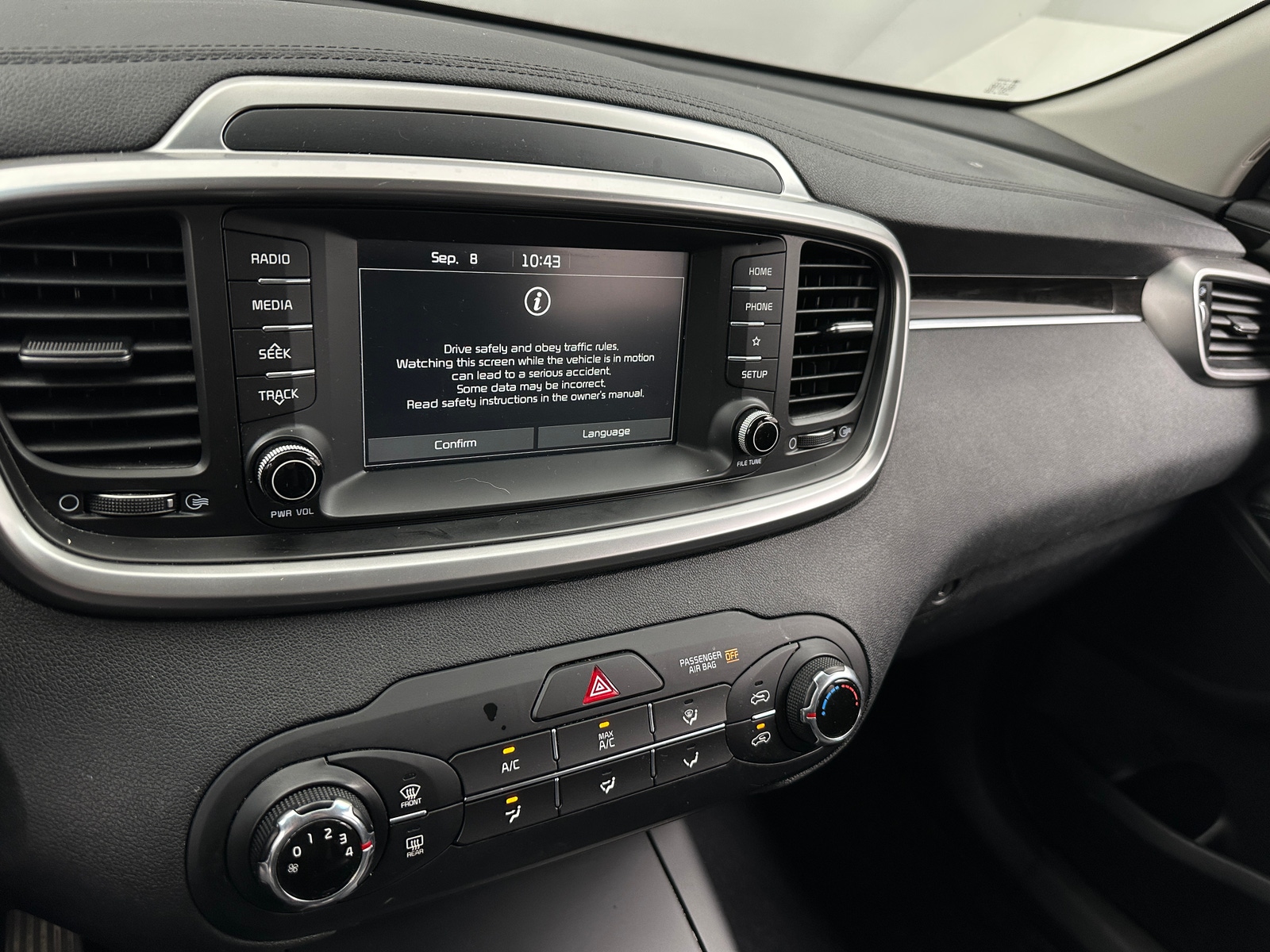 Thumbnail: 2020 Kia Sorento - 4