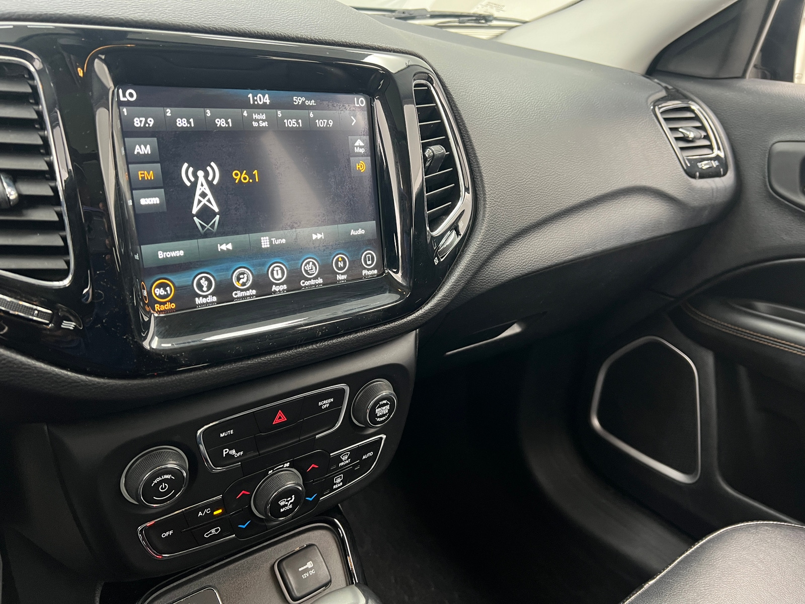 Thumbnail: 2019 Jeep Compass - 4