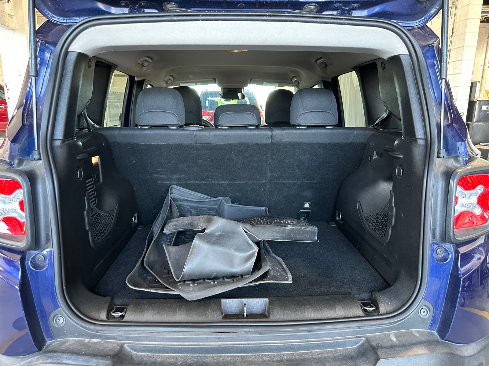 Thumbnail: 2019 Jeep Renegade - 7