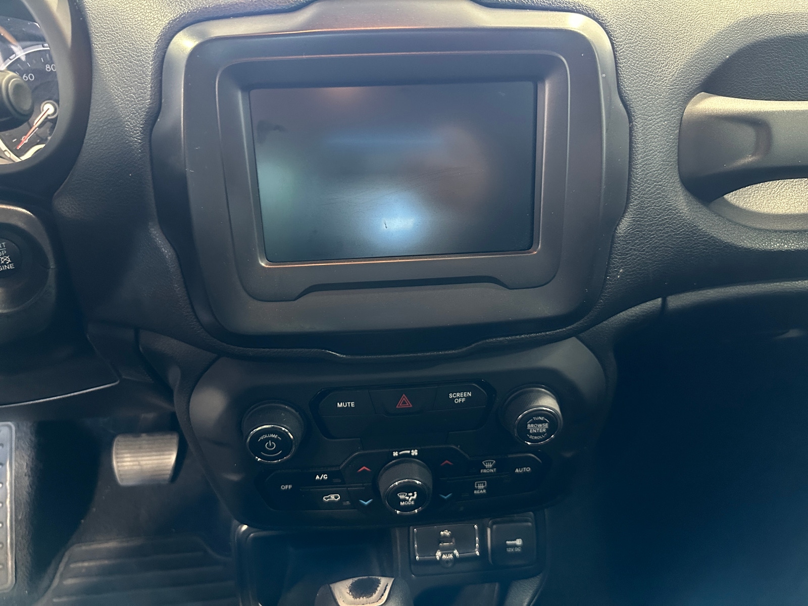 Thumbnail: 2019 Jeep Renegade - 4