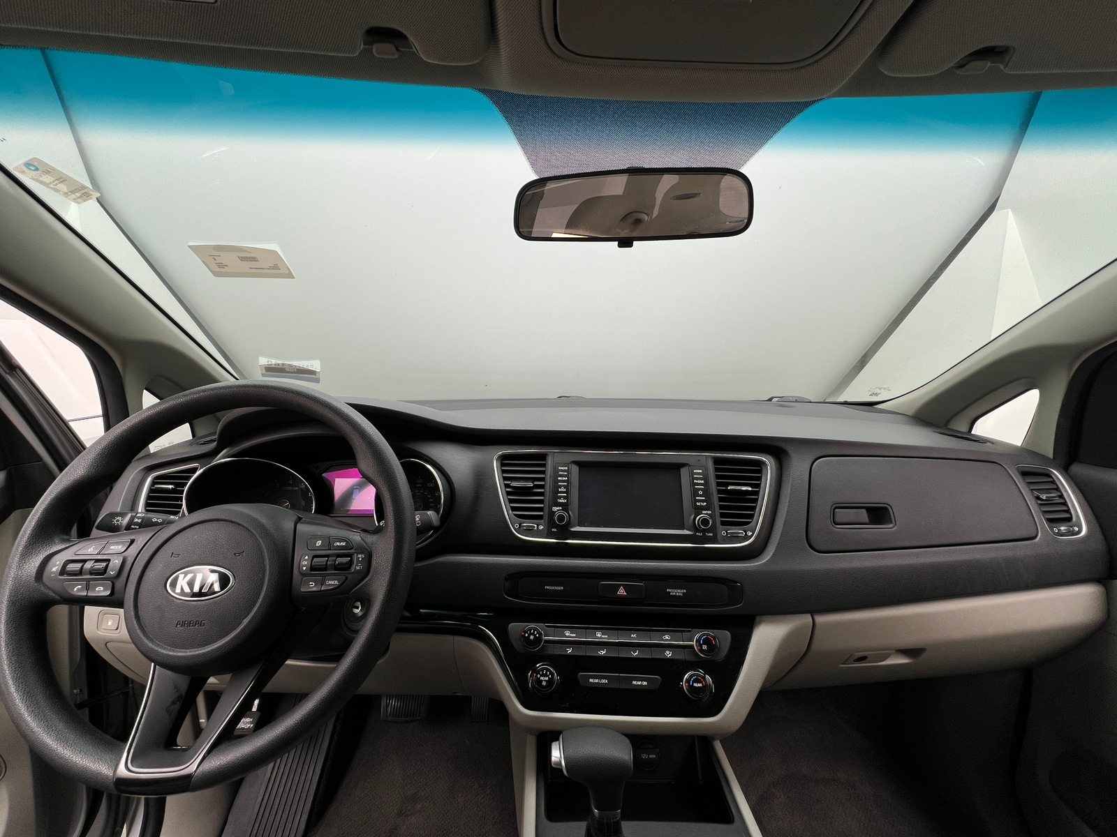 Thumbnail: 2019 Kia Sedona - 3