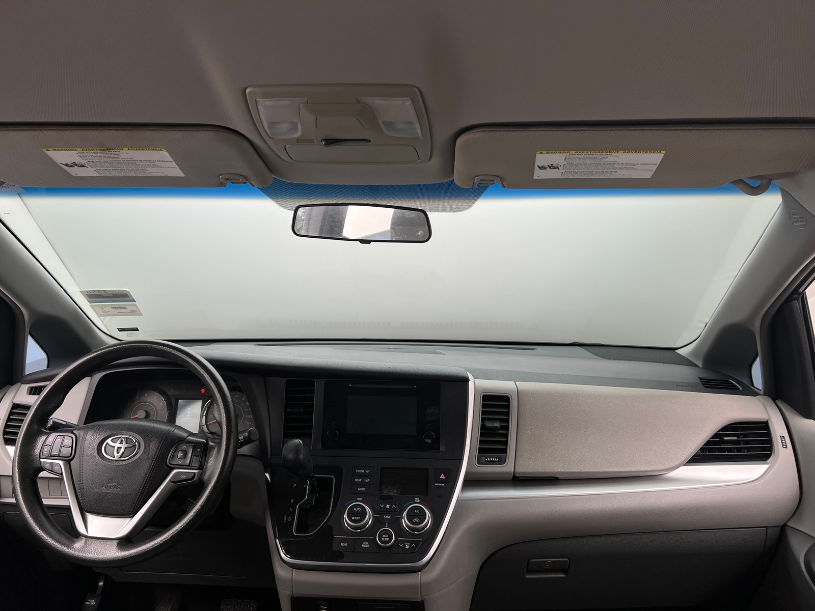 Thumbnail: 2017 Toyota Sienna - 3