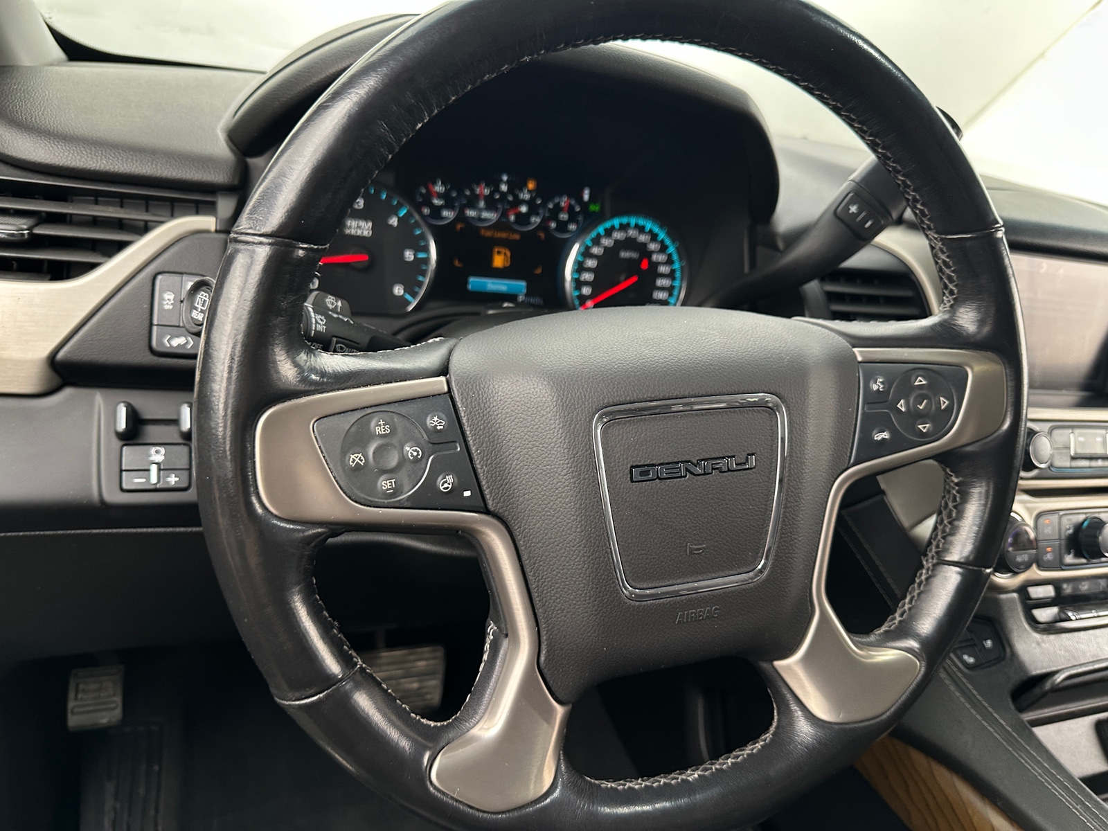 Thumbnail: 2020 GMC Yukon XL - 4