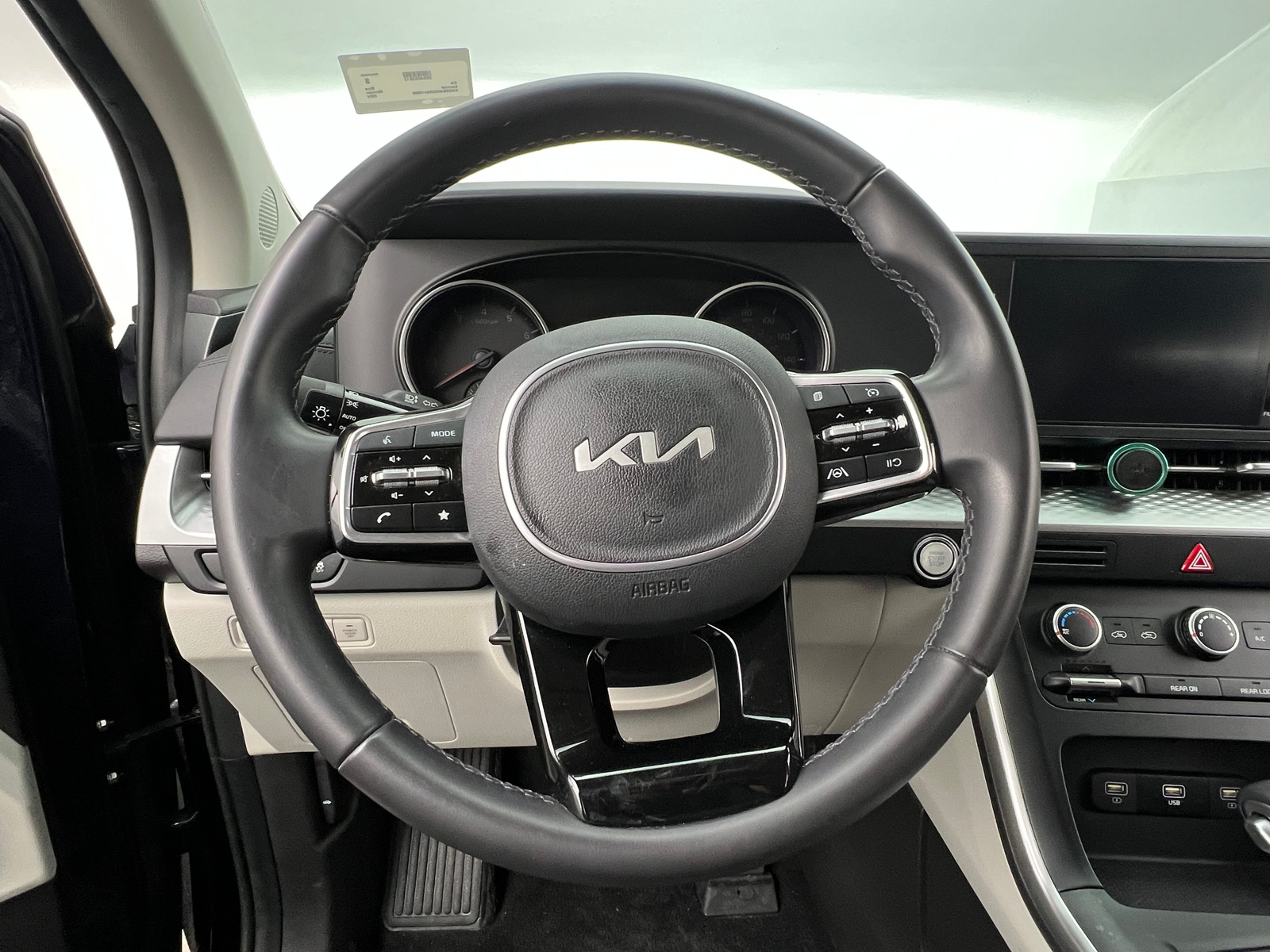 Thumbnail: 2024 Kia Carnival - 4