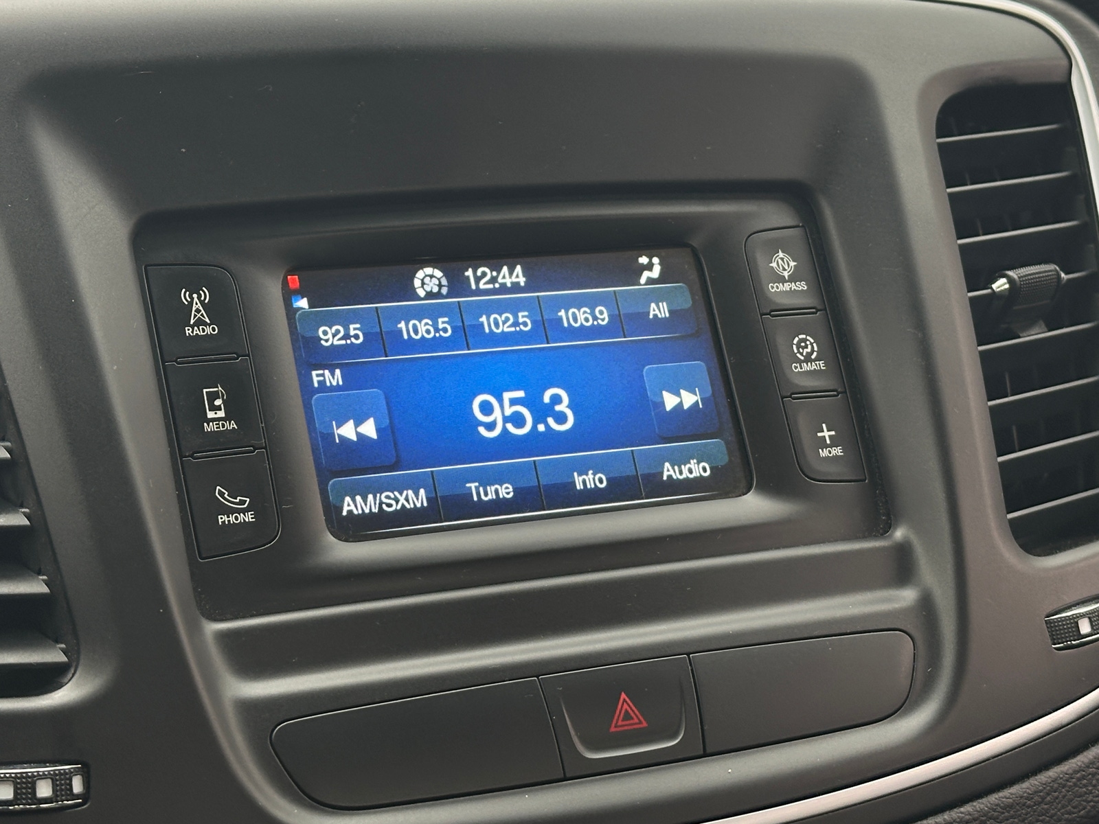 Thumbnail: 2015 Chrysler 200 - 4