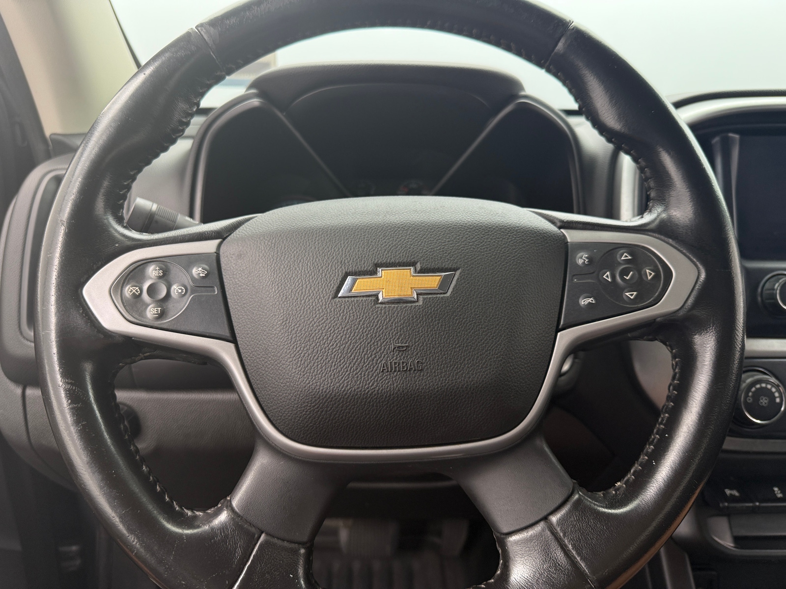 Thumbnail: 2022 Chevrolet Colorado - 4