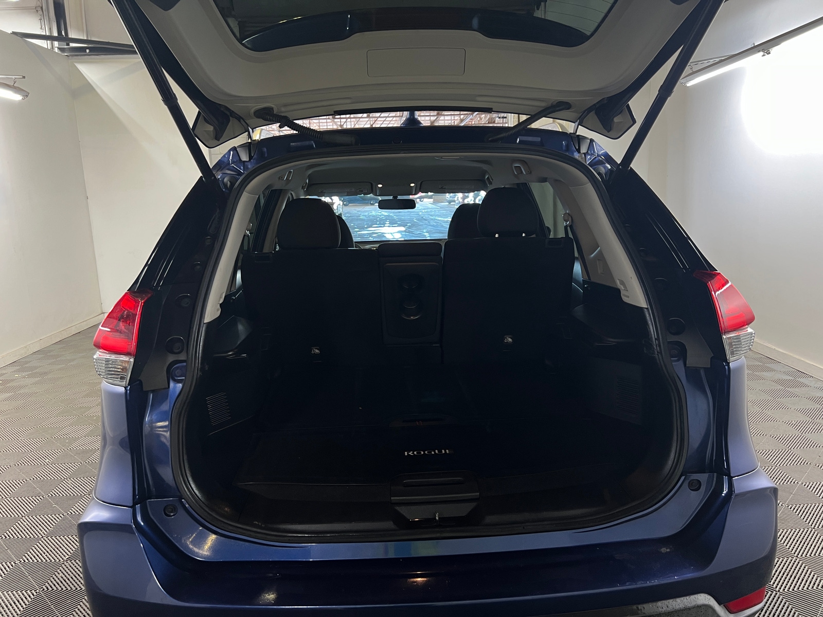 Thumbnail: 2018 Nissan Rogue - 7