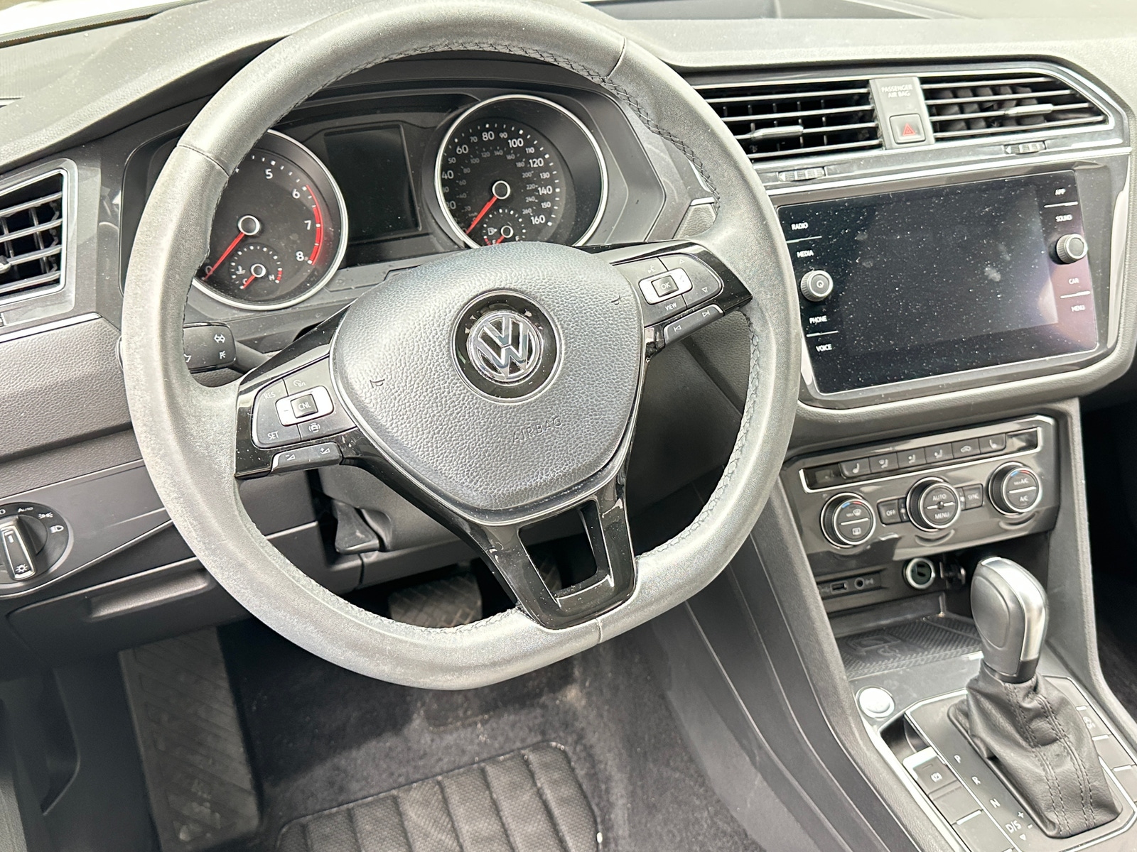 Thumbnail: 2020 Volkswagen Tiguan - 2