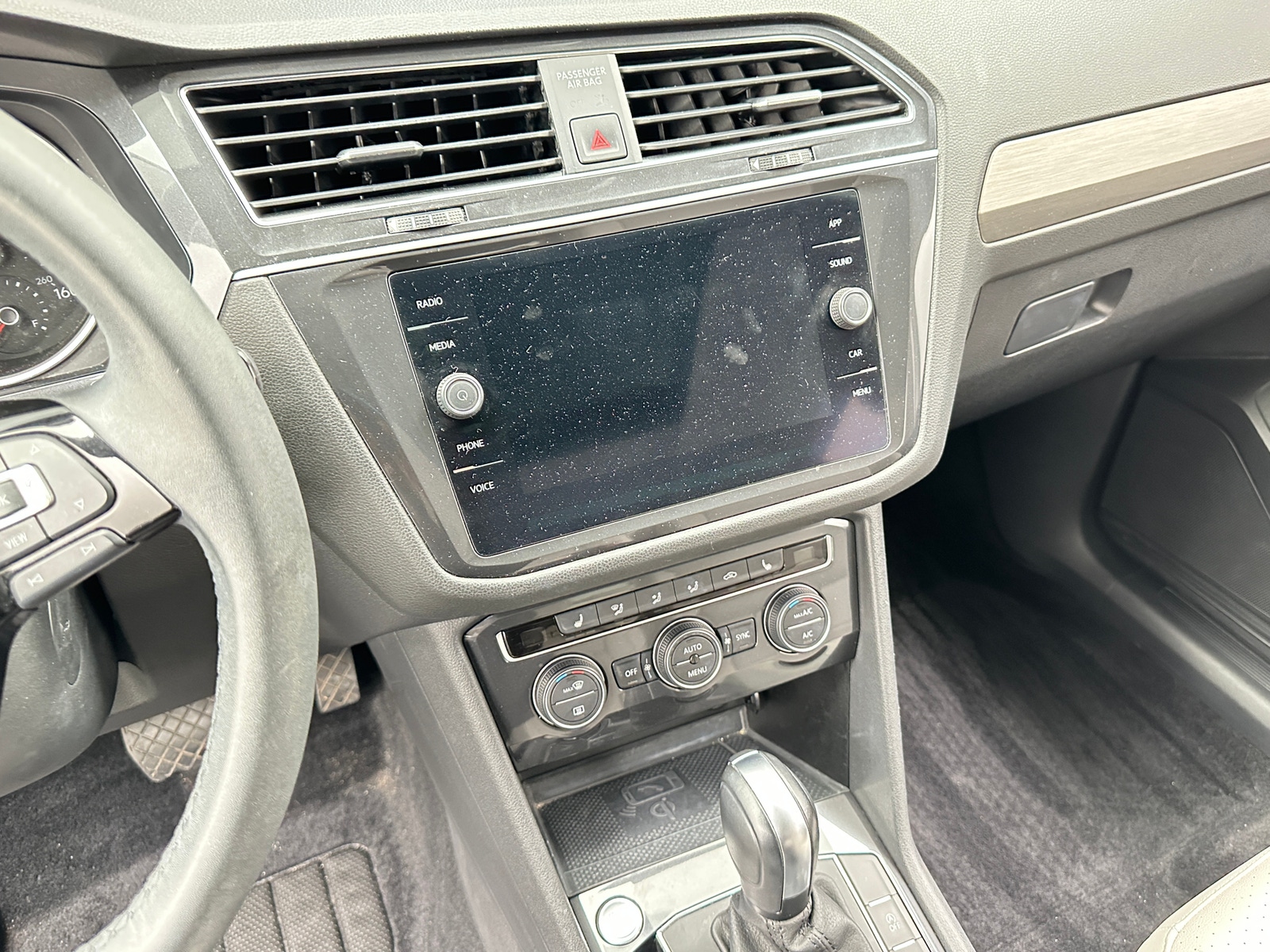 Thumbnail: 2020 Volkswagen Tiguan - 3