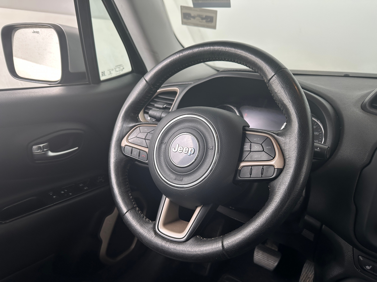 Thumbnail: 2017 Jeep Renegade - 4