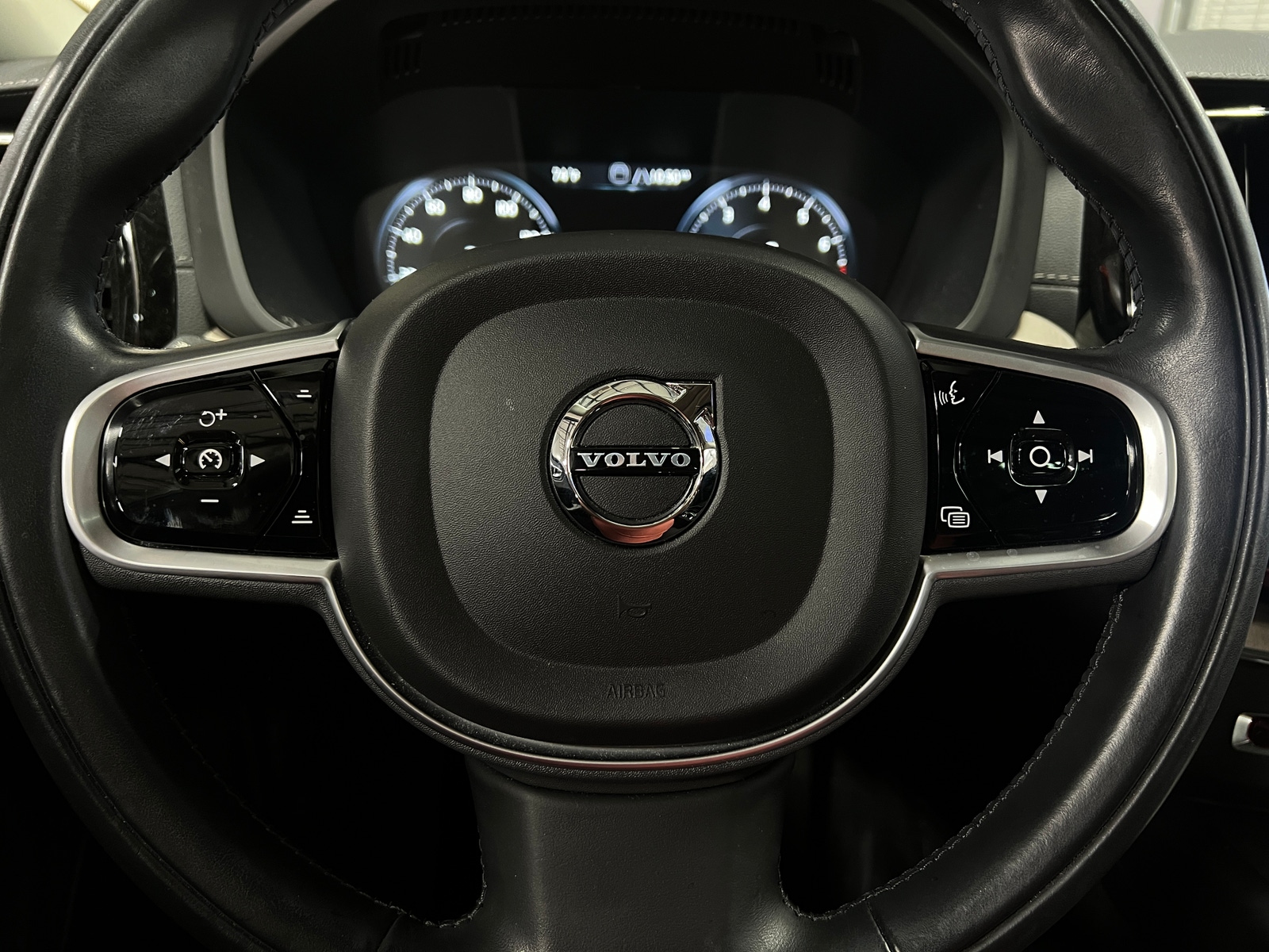 Thumbnail: 2021 Volvo XC60 - 4