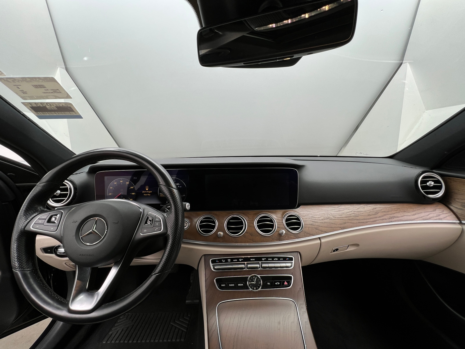 Thumbnail: 2018 Mercedes-Benz E-Class - 2