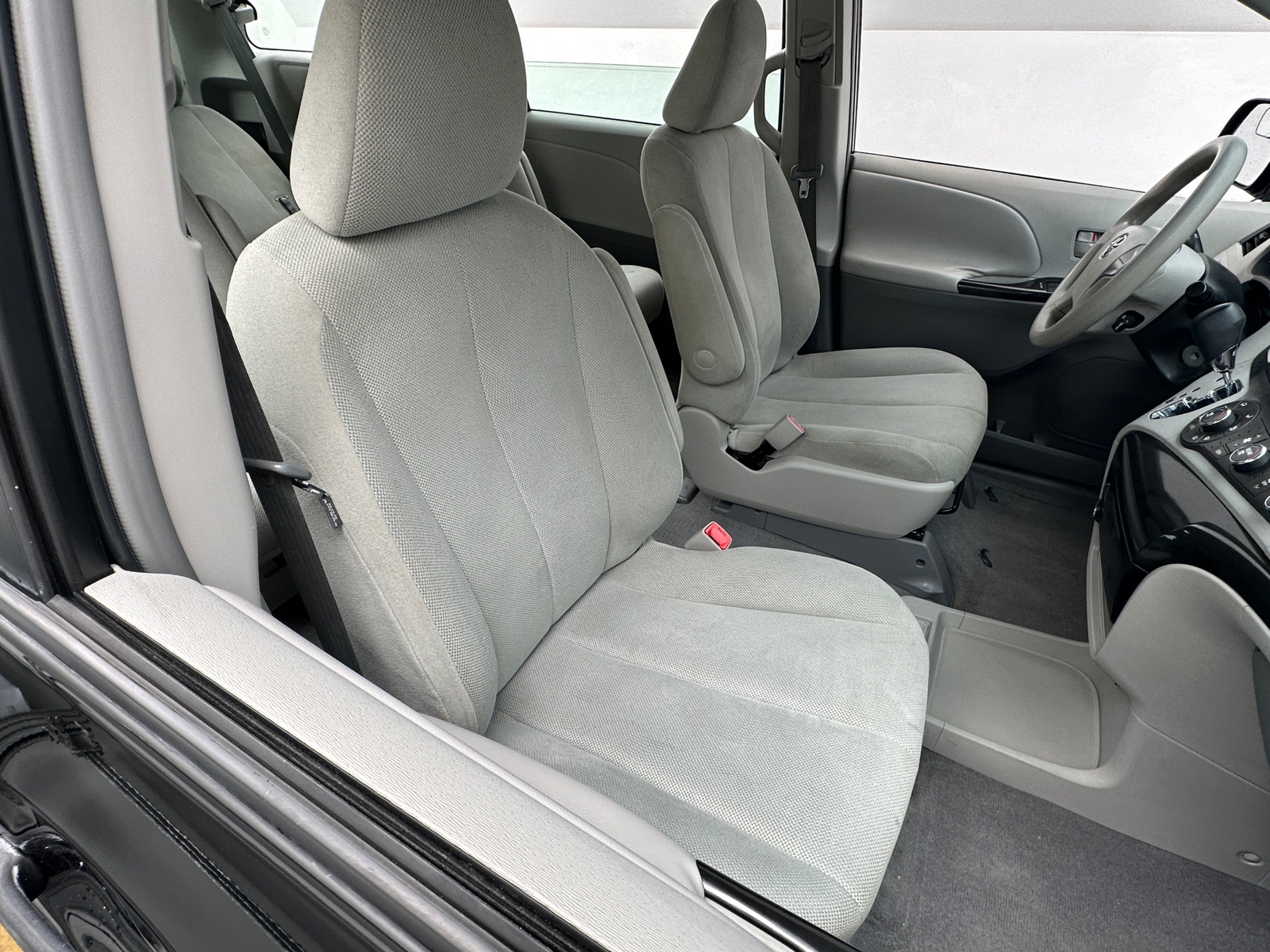 Thumbnail: 2011 Toyota Sienna - 2