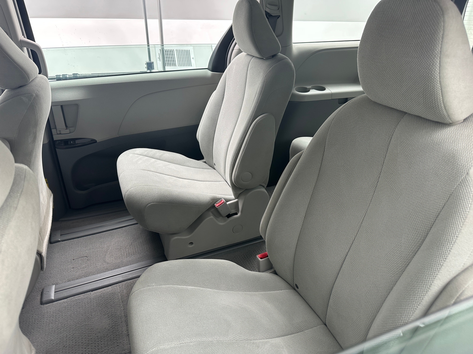 Thumbnail: 2011 Toyota Sienna - 6