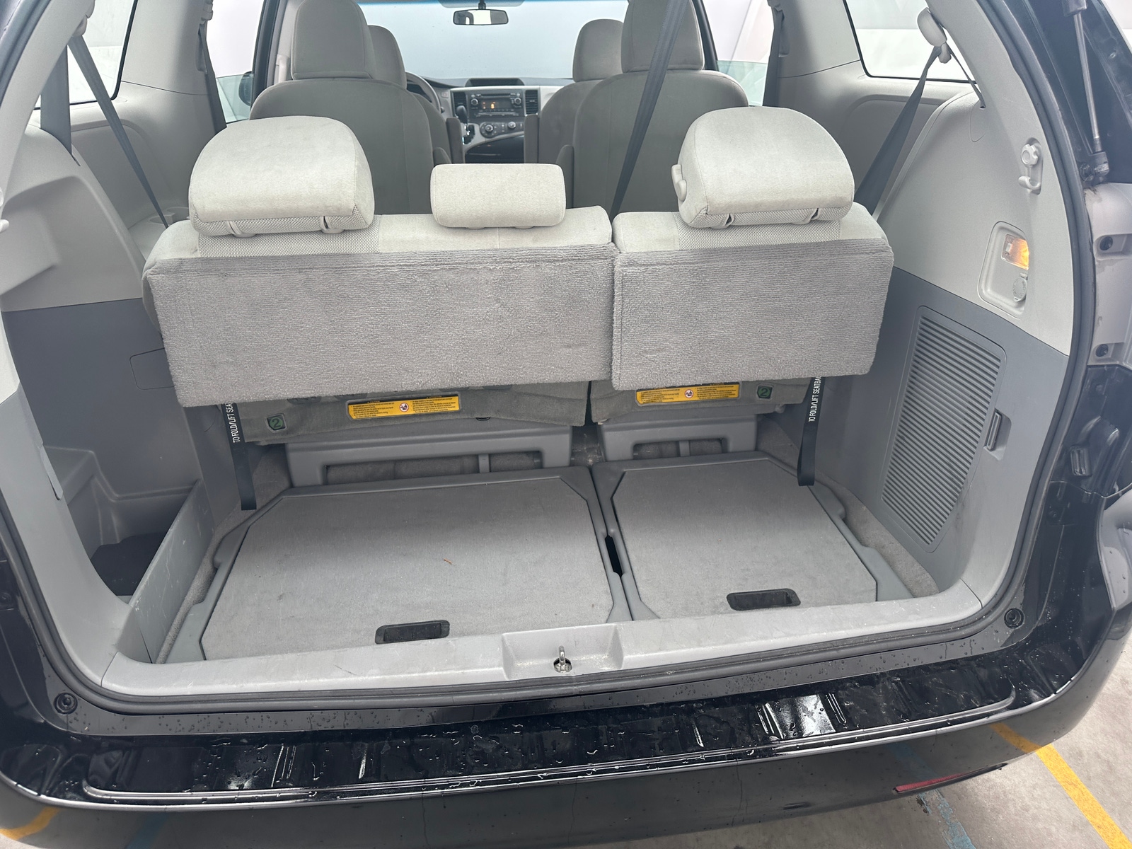 Thumbnail: 2011 Toyota Sienna - 7