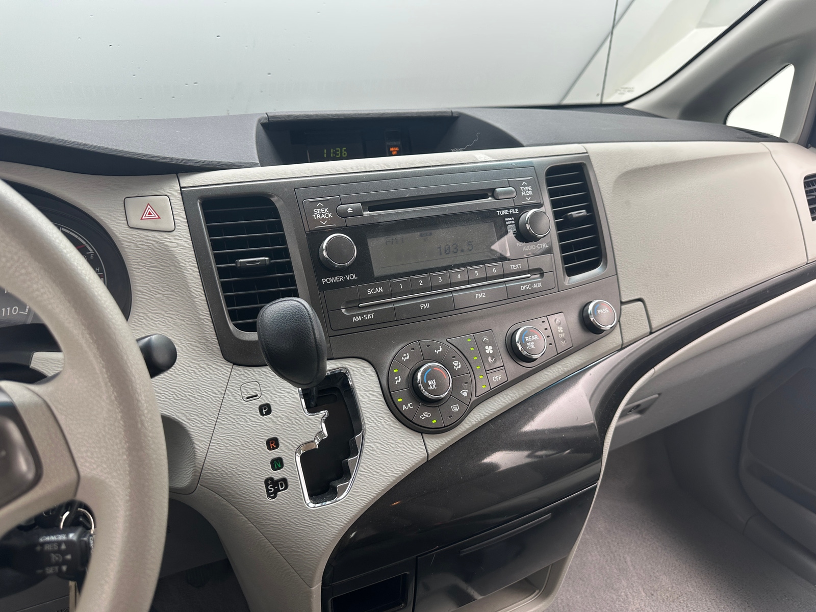 Thumbnail: 2011 Toyota Sienna - 4