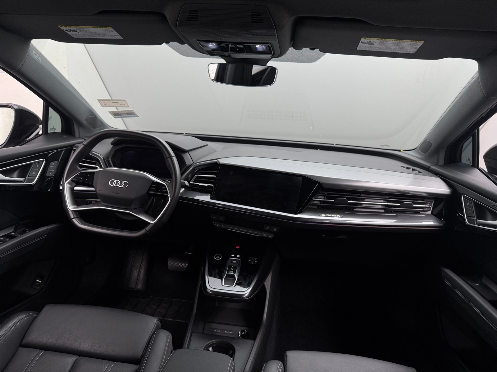 Thumbnail: 2022 Audi Q4 e-tron - 2