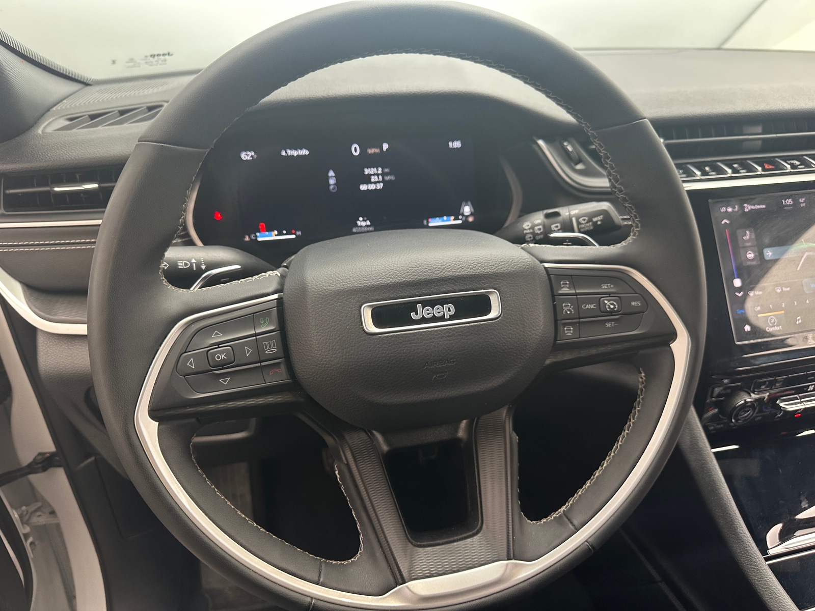 Thumbnail: 2024 Jeep Grand Cherokee - 4