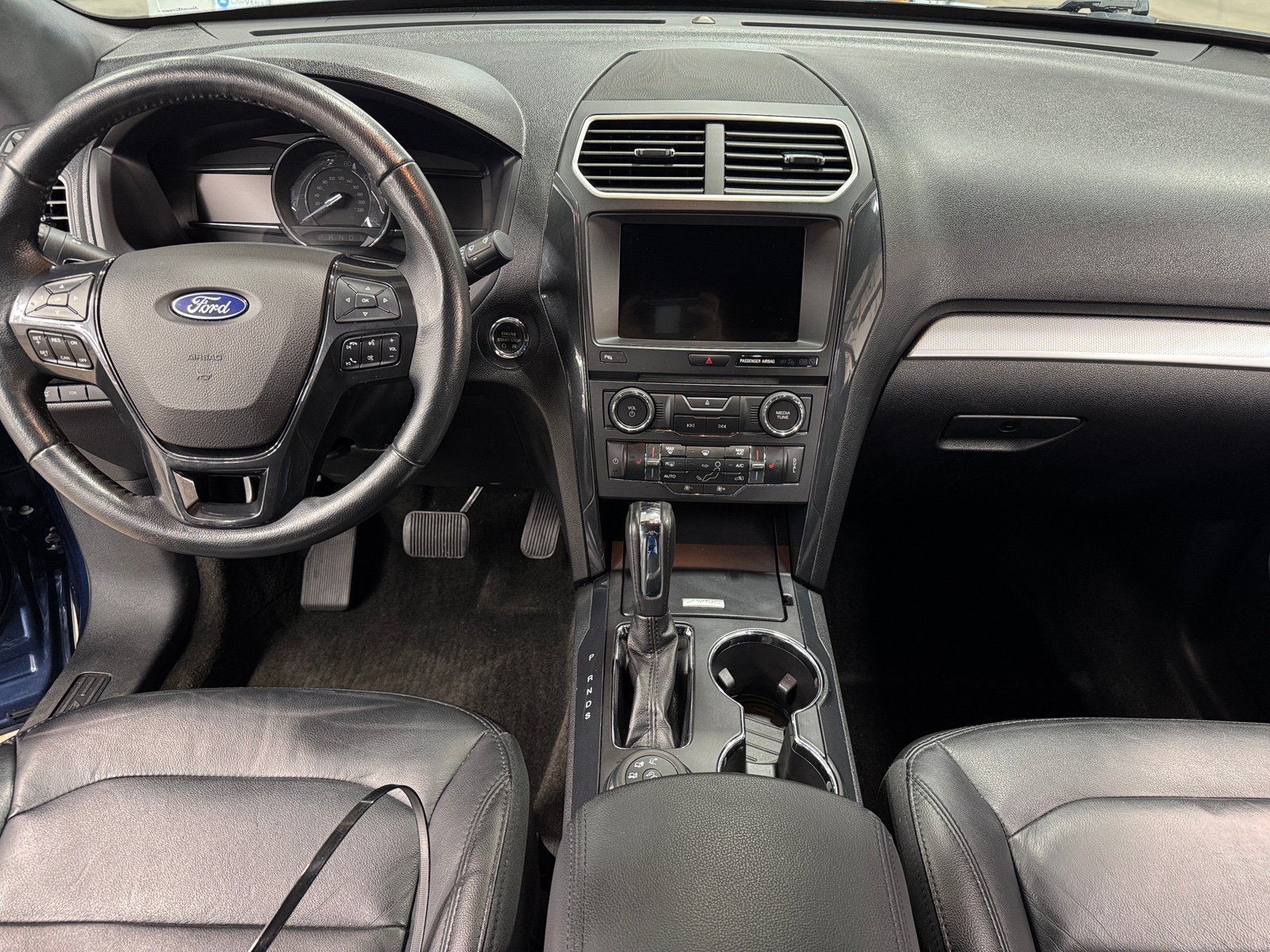 Thumbnail: 2017 Ford Explorer - 3
