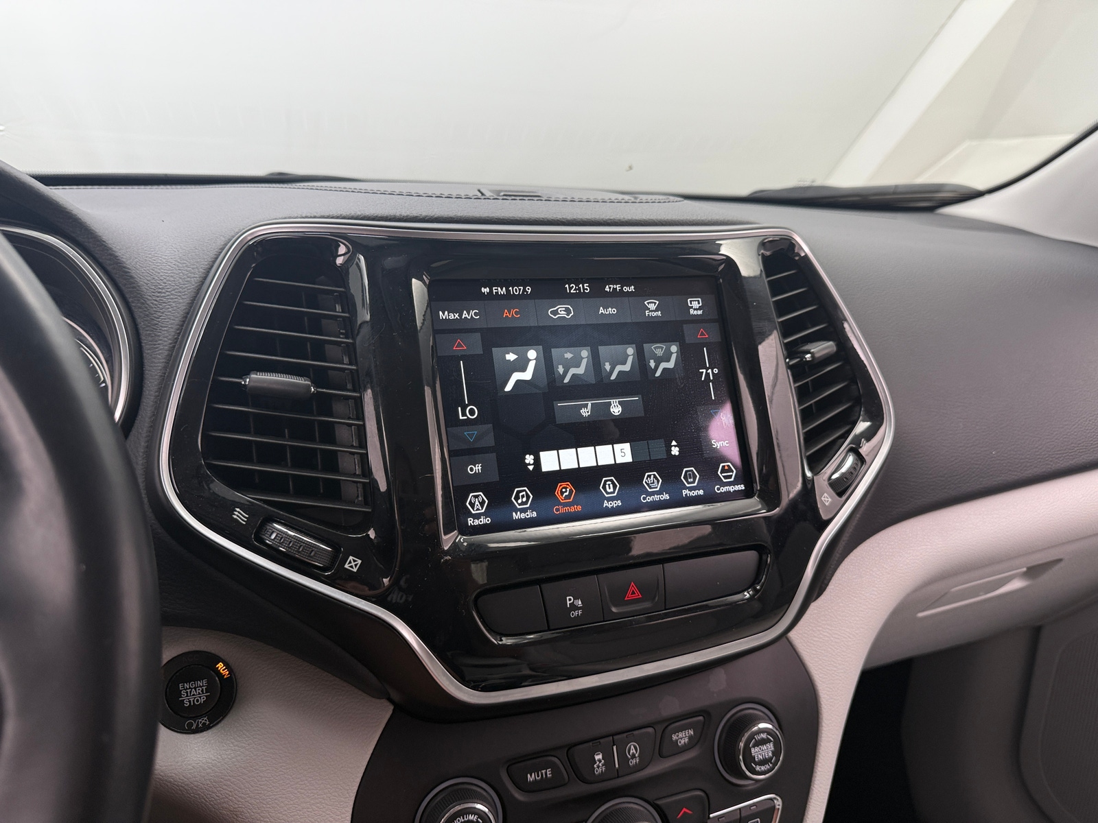 Thumbnail: 2020 Jeep Cherokee - 3