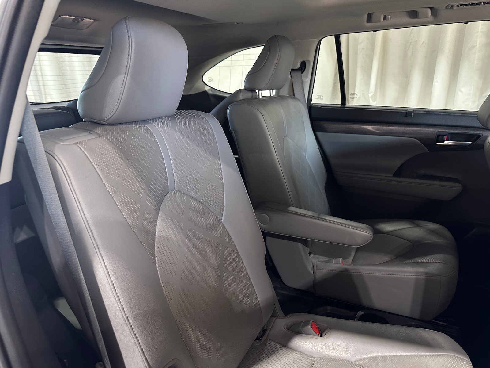 Thumbnail: 2020 Toyota Highlander - 5