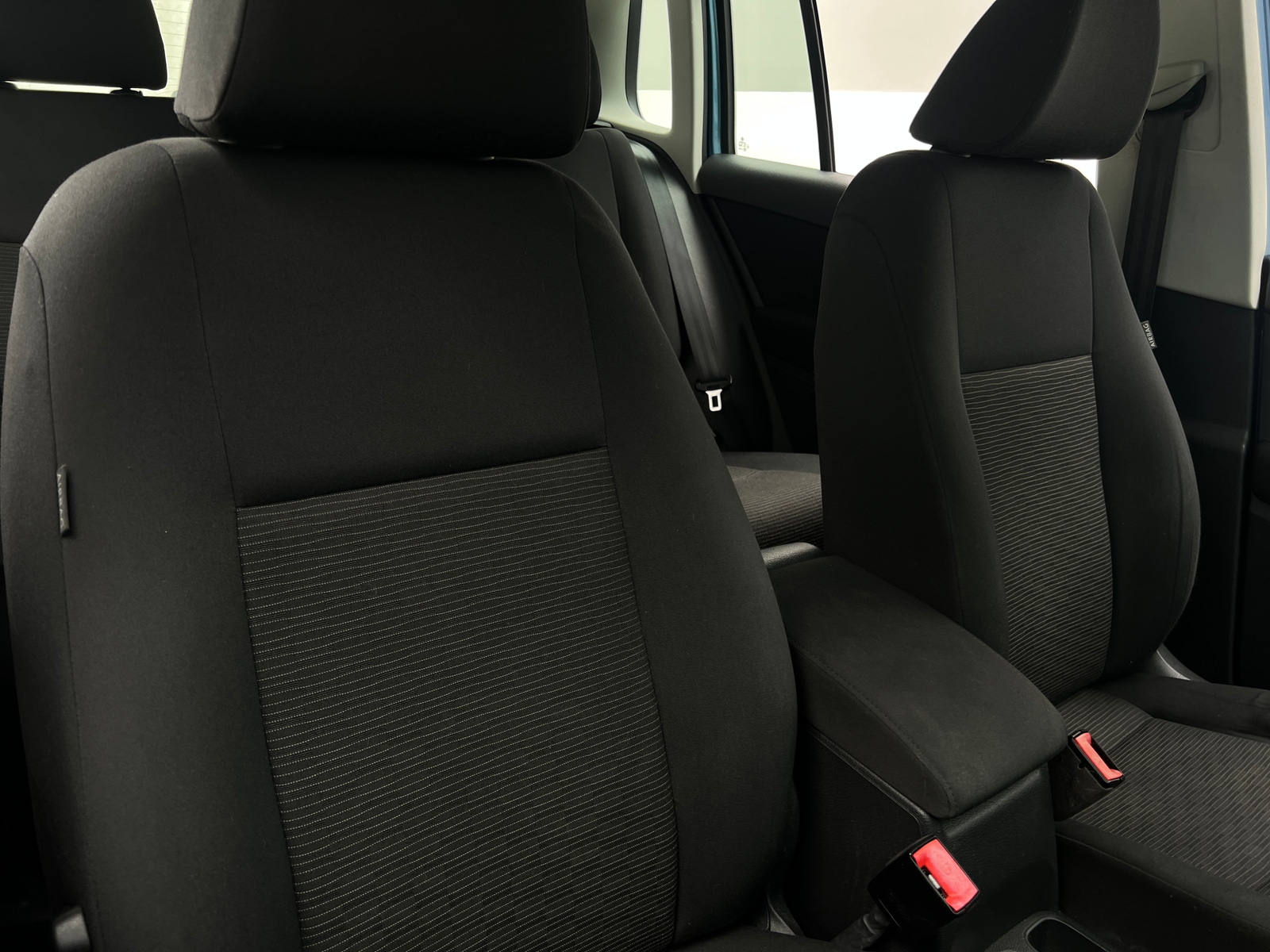 Thumbnail: 2017 Volkswagen Tiguan - 2