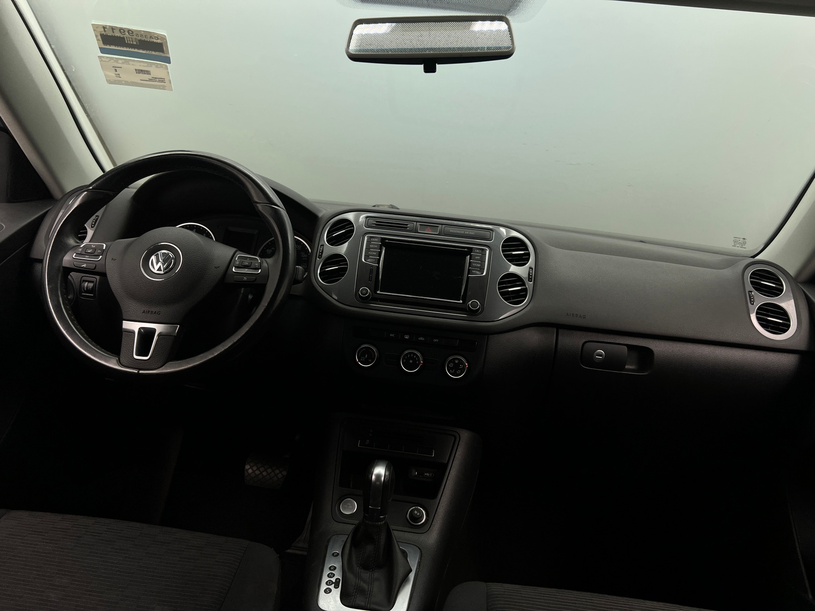 Thumbnail: 2017 Volkswagen Tiguan - 3