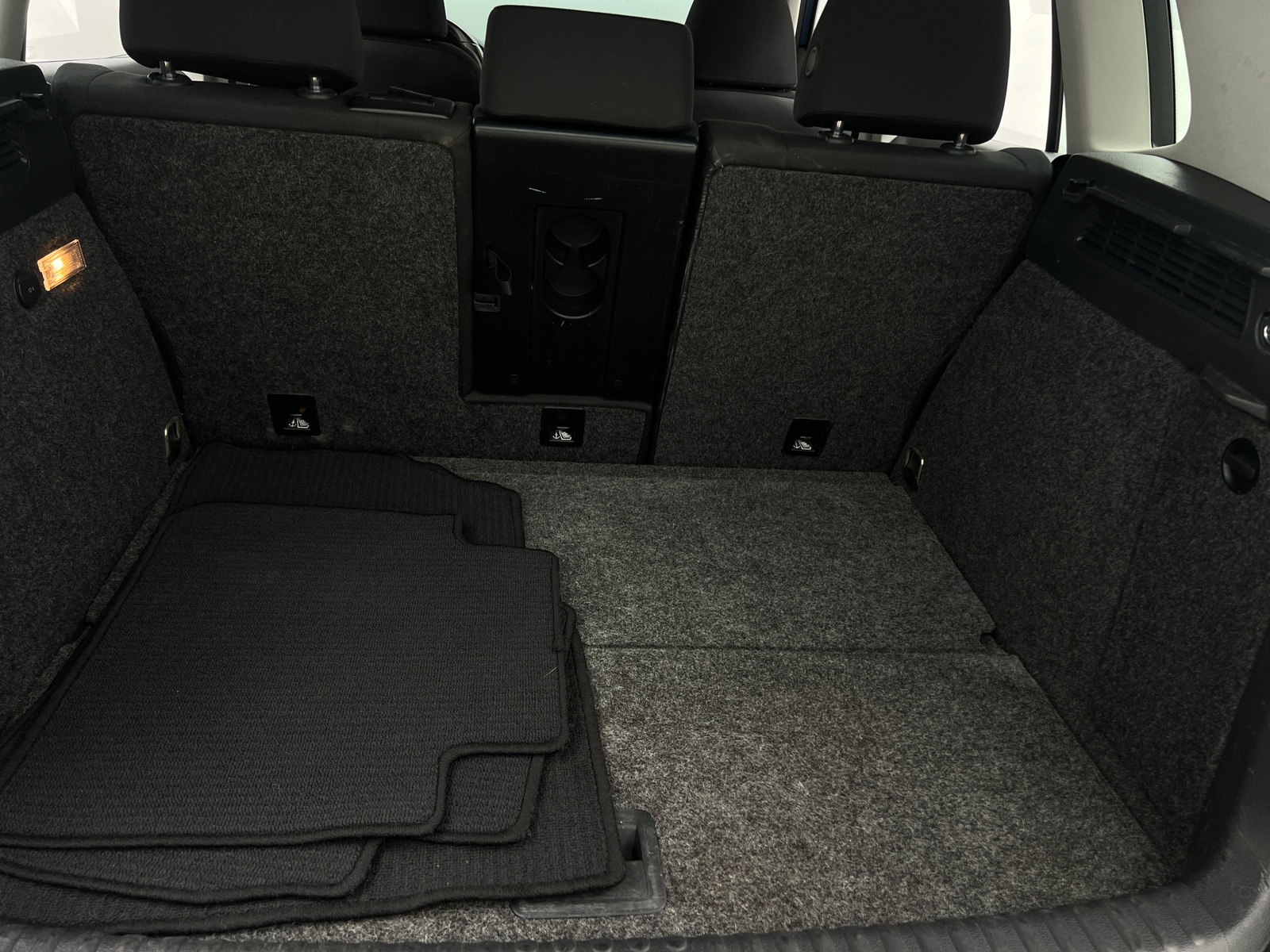 Thumbnail: 2017 Volkswagen Tiguan - 7