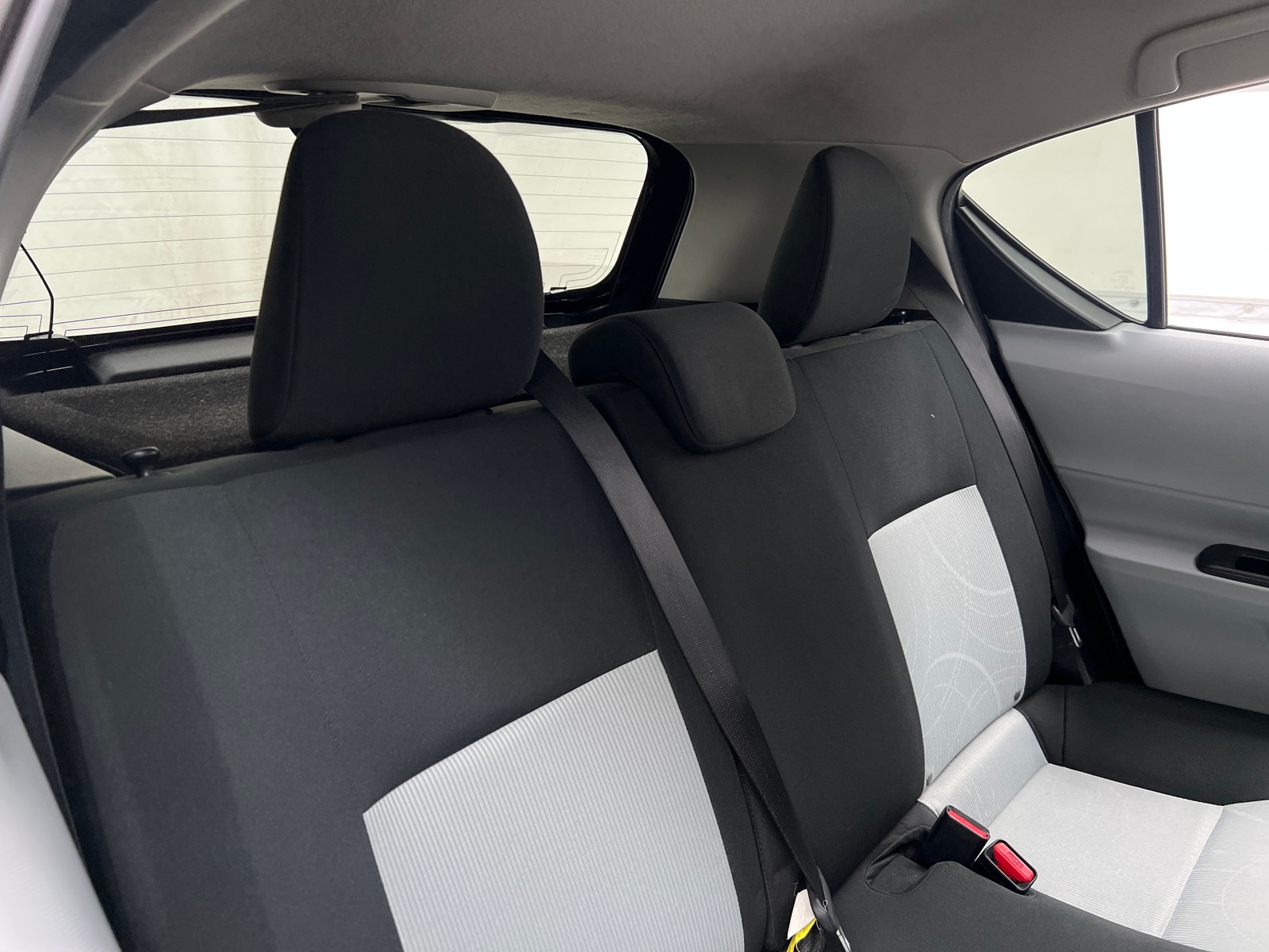 Thumbnail: 2013 Toyota Prius c - 6