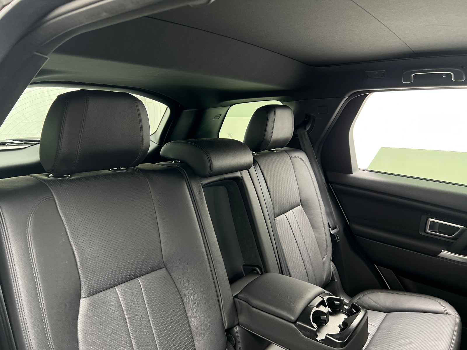 Thumbnail: 2019 Land Rover Discovery Sport - 5