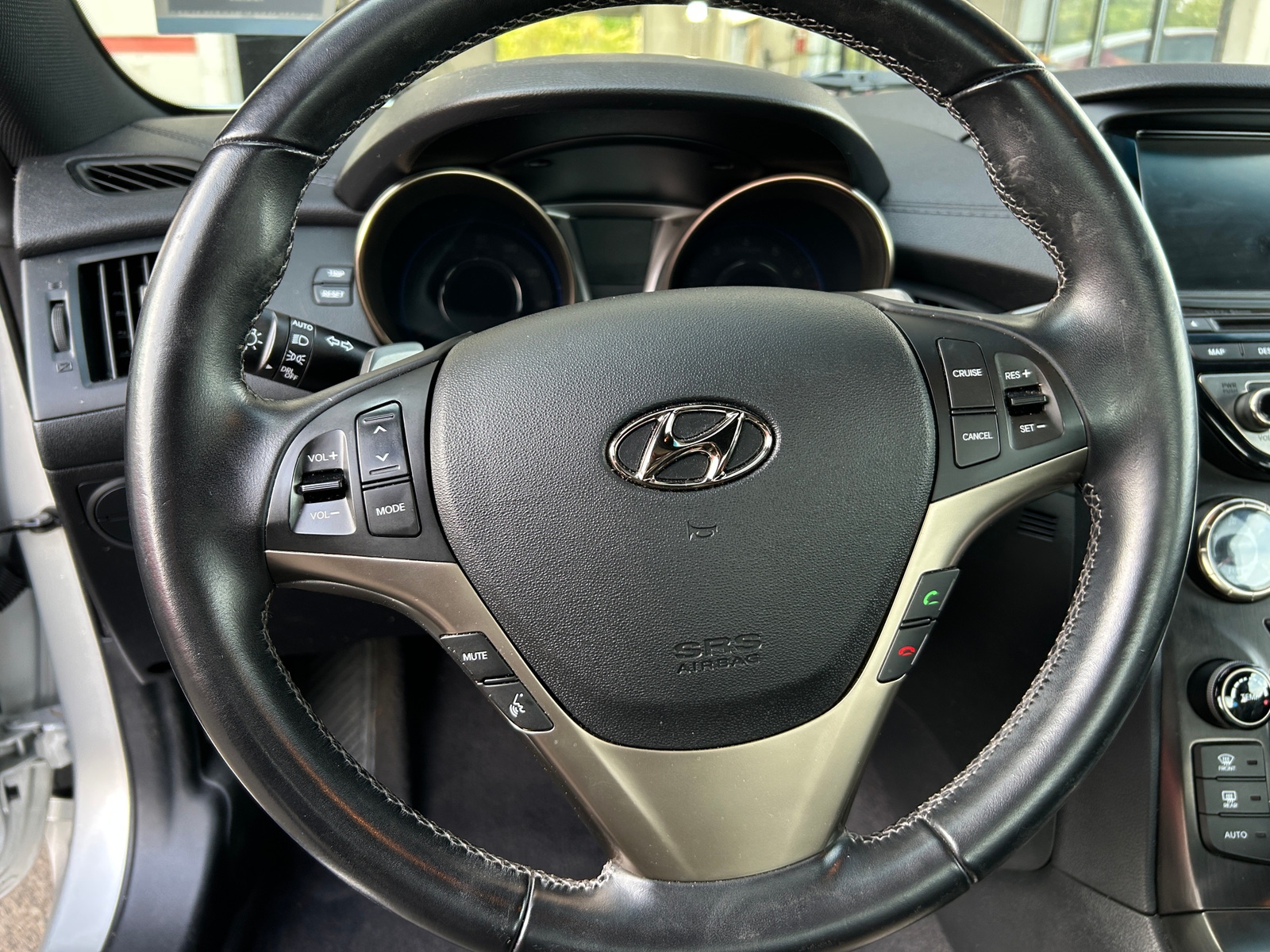 Thumbnail: 2013 Hyundai Genesis - 4