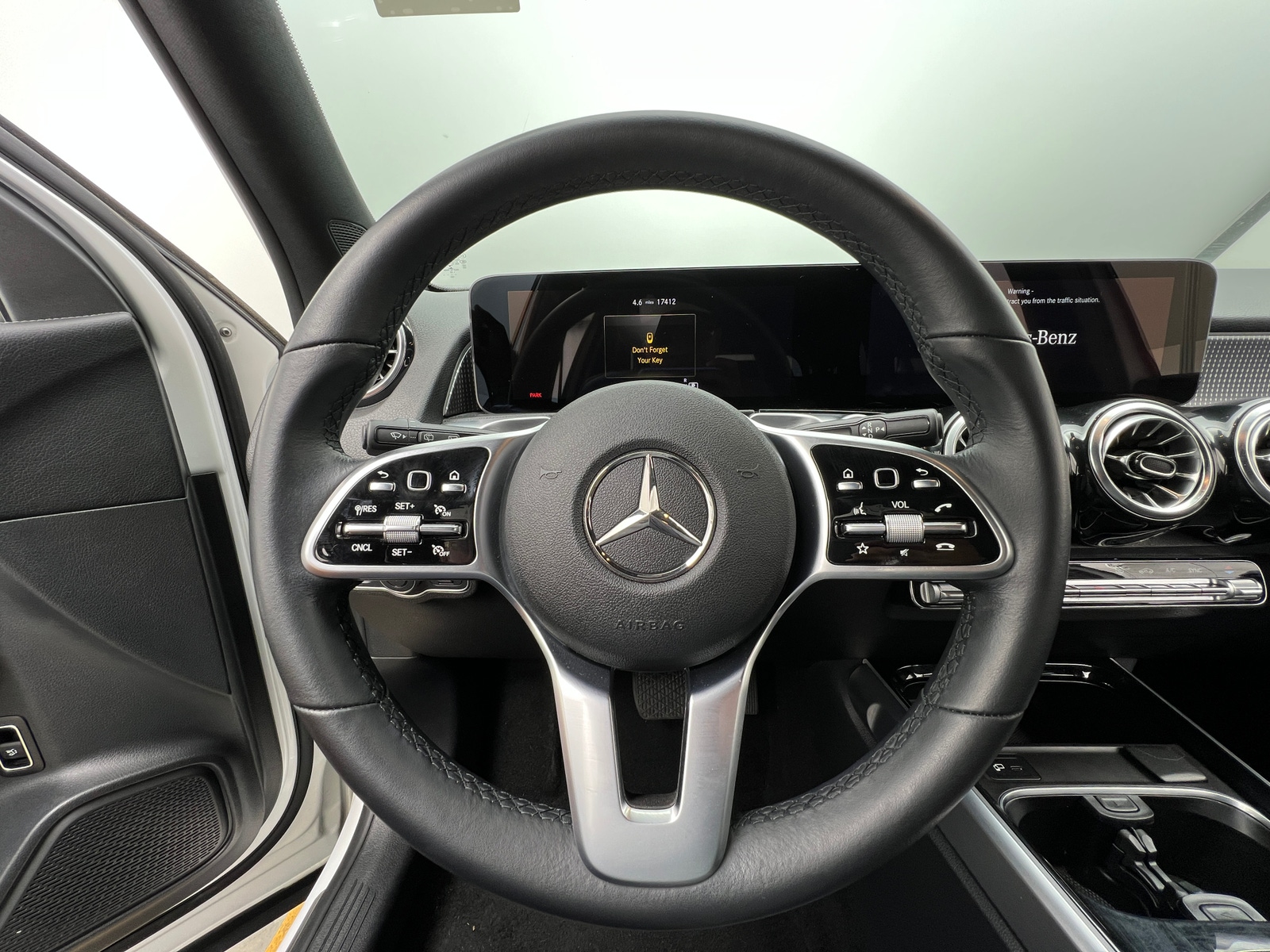Thumbnail: 2022 Mercedes-Benz GLB - 5