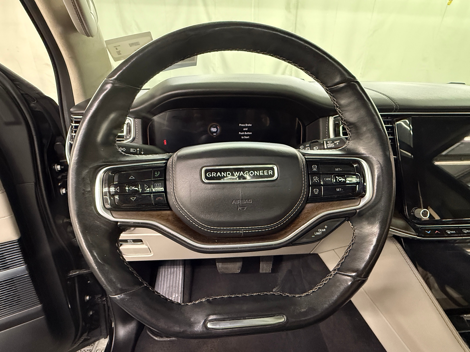 Thumbnail: 2022 Jeep Grand Wagoneer - 4