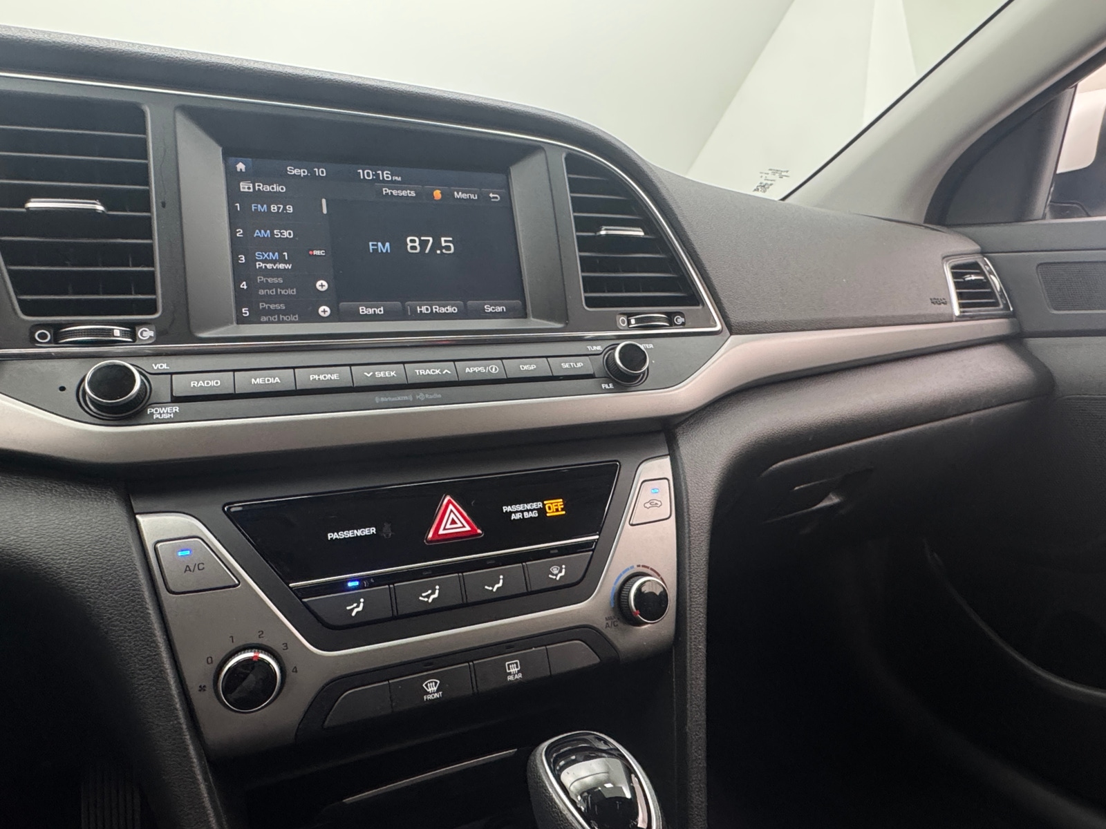 Thumbnail: 2018 Hyundai Elantra - 4