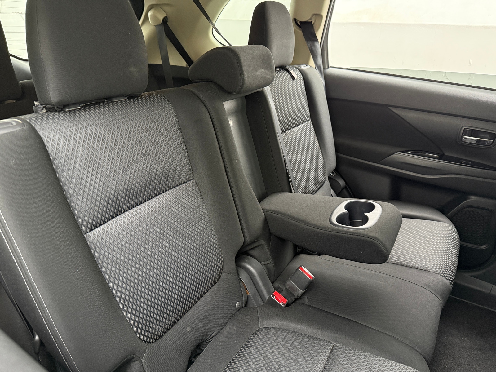 Thumbnail: 2018 Mitsubishi Outlander - 6