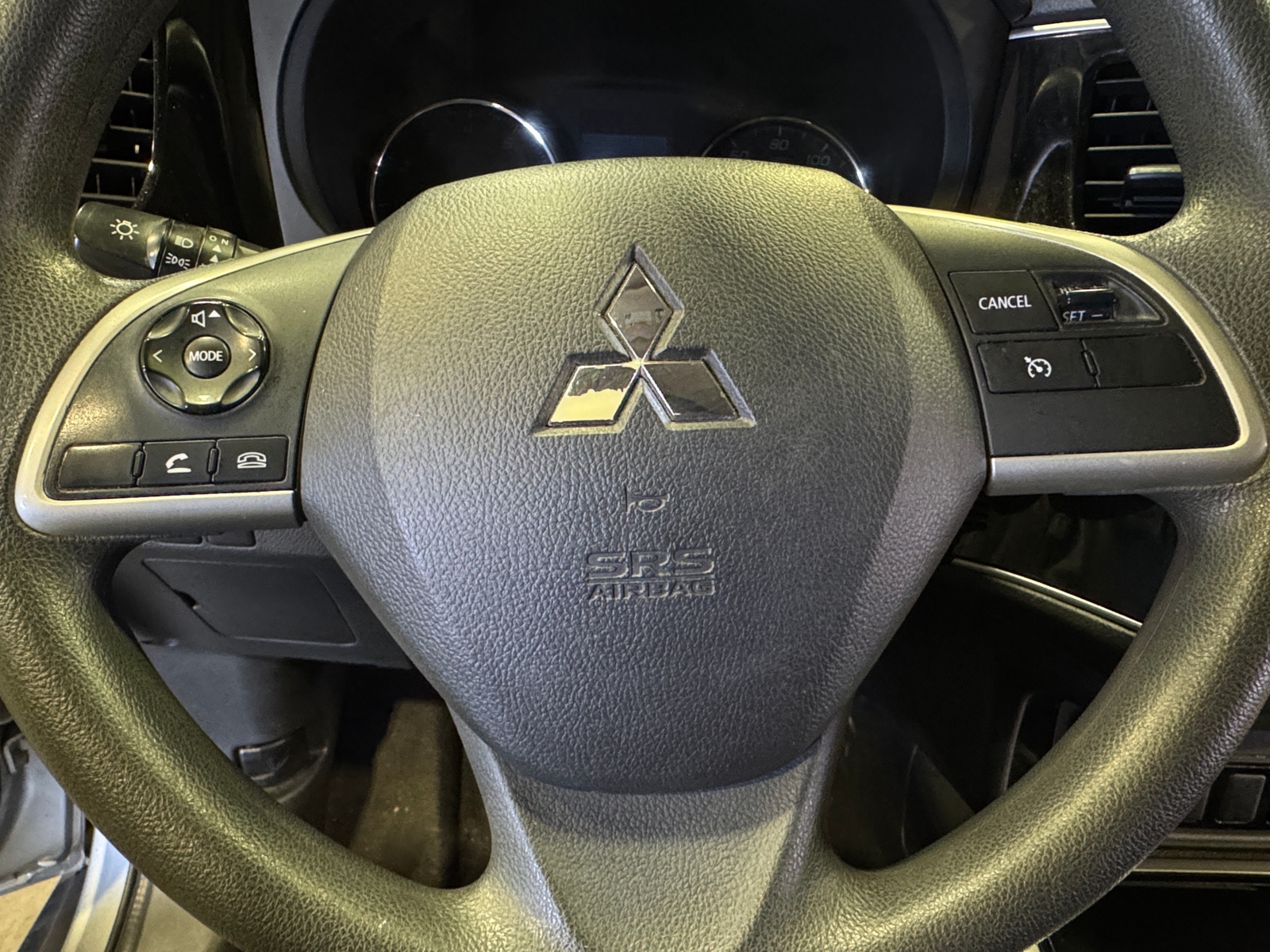 Thumbnail: 2018 Mitsubishi Outlander - 5