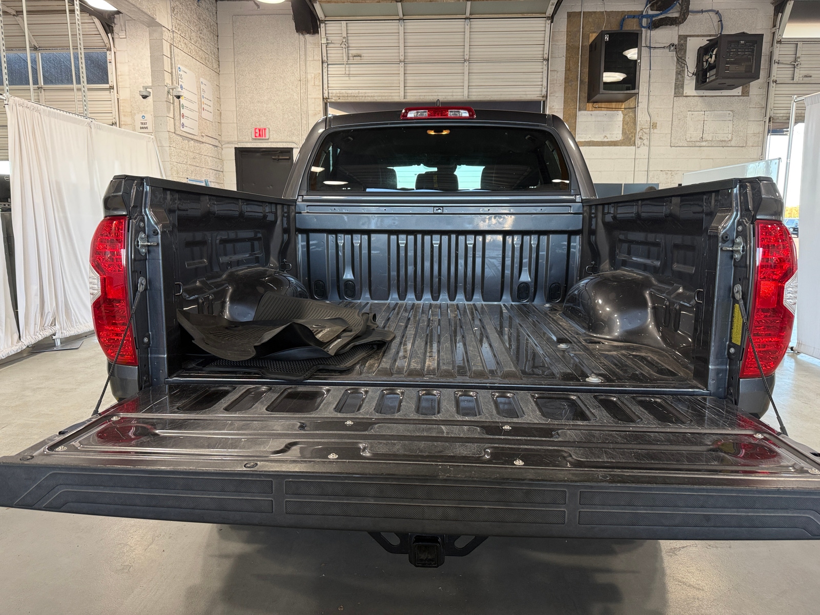 Thumbnail: 2021 Toyota Tundra - 7
