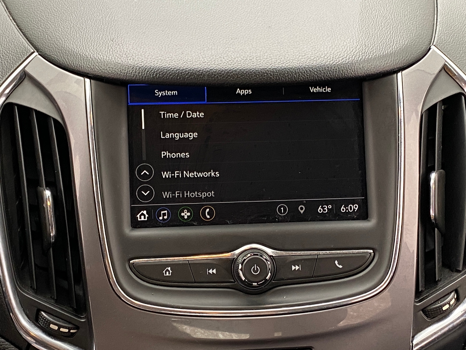 Thumbnail: 2019 Chevrolet Cruze - 4